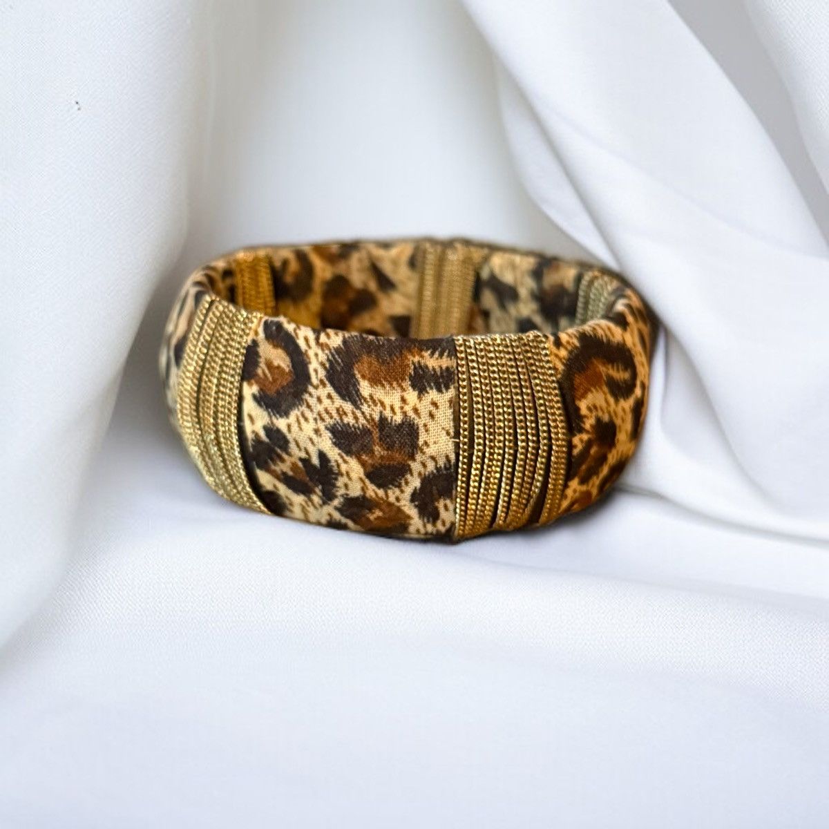 Other Leopard print chain wrapped fabric bangle bracelet Size ONE SIZE - 1 Thumbnail