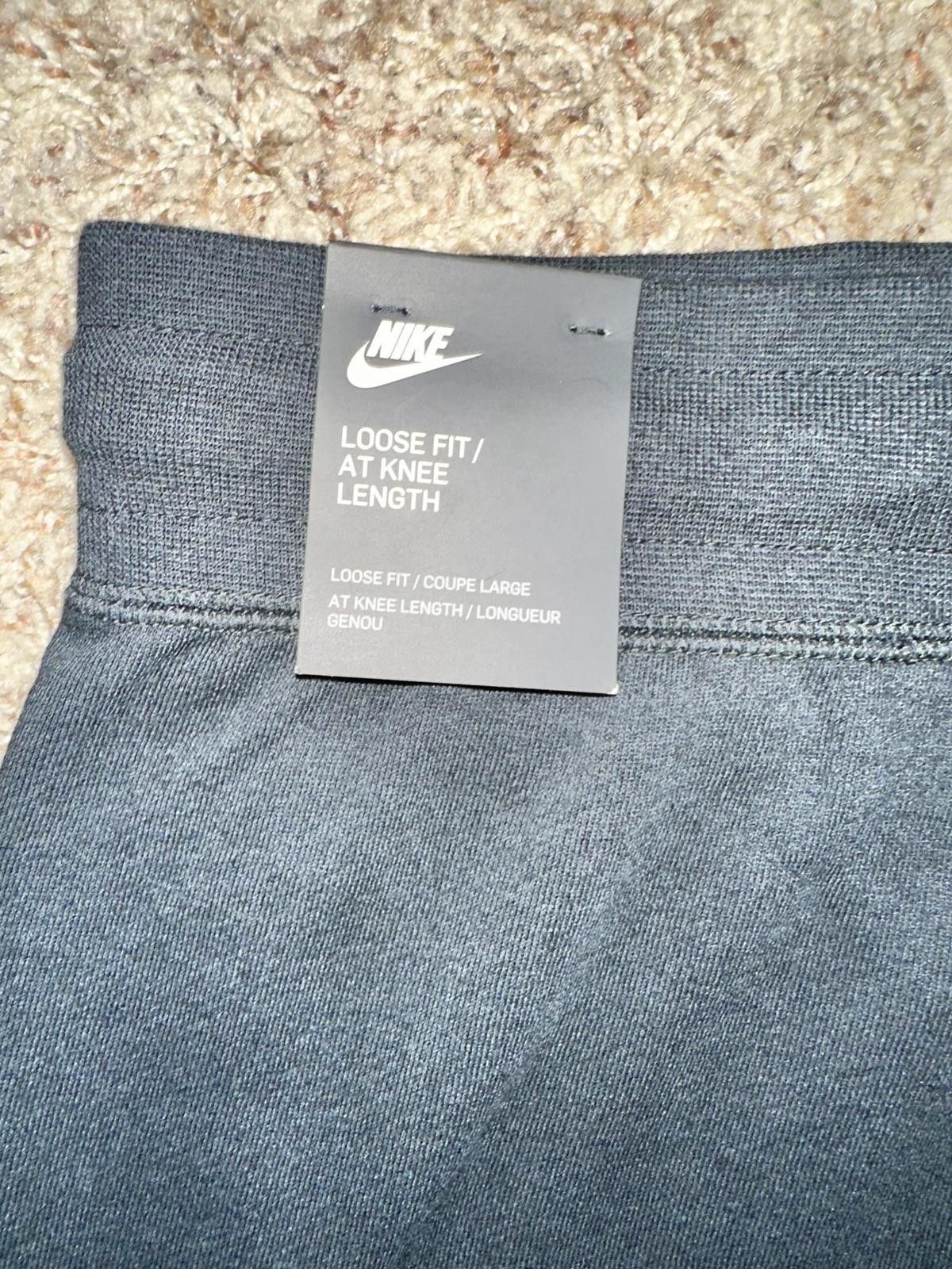 Nike Nike Sportswear Hiker Alumni Bearded Guy Black Shorts Size US 30 / EU 46 - 9 Thumbnail