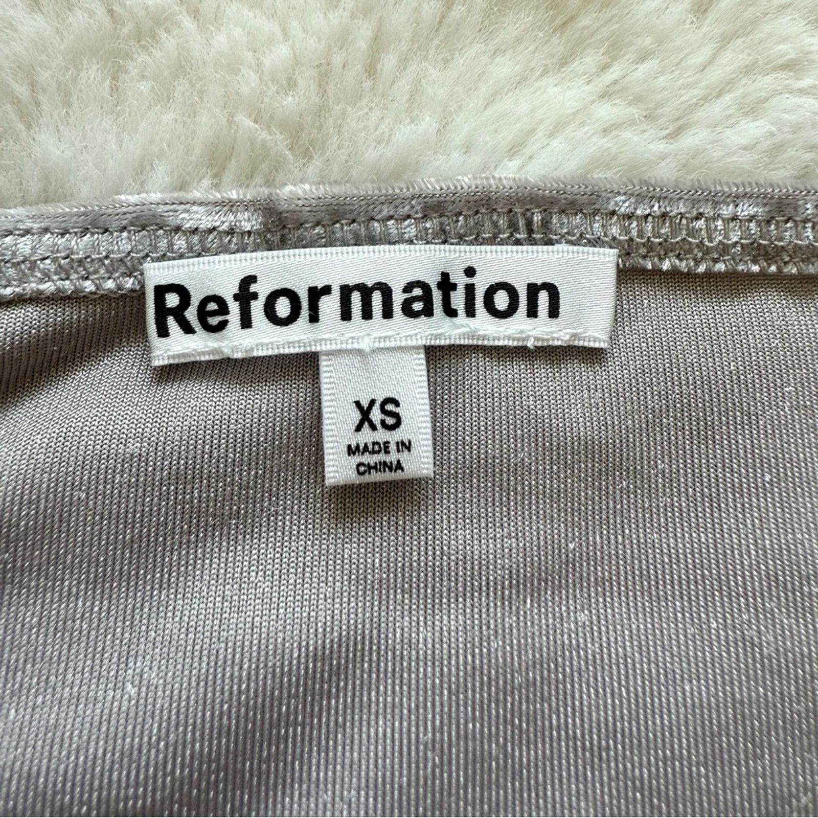 Reformation NWT!!! Reformation women velvet top size XS Size XS / US 0-2 / IT 36-38 - 4 Thumbnail