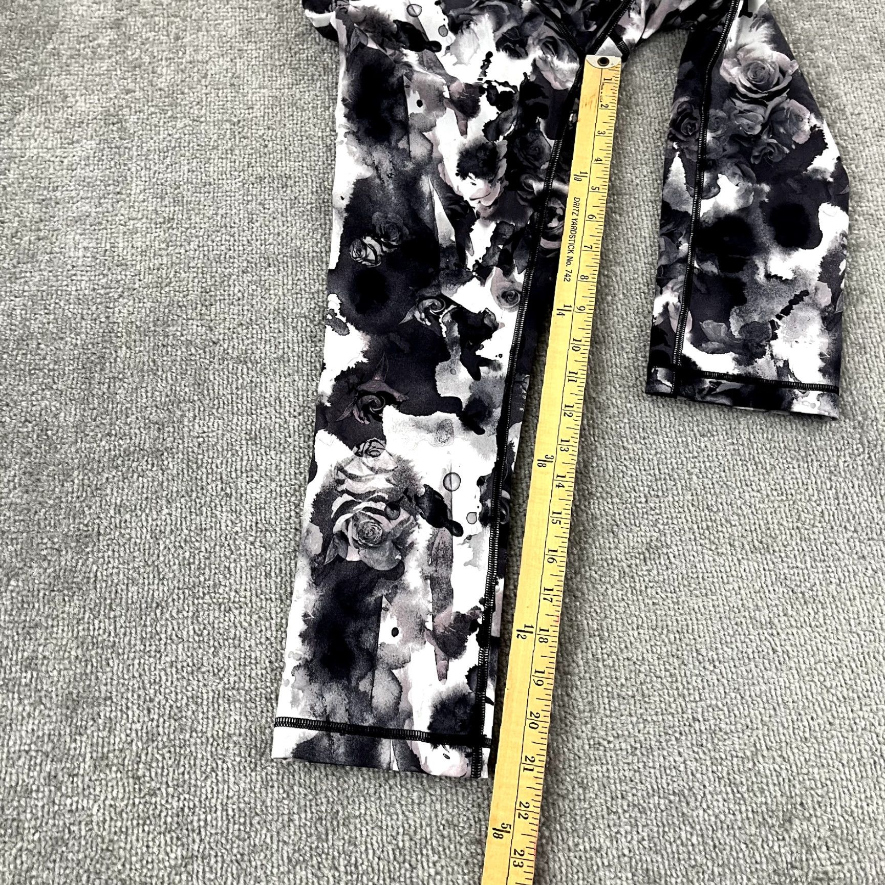 Lululemon LULULEMON Leggings Womens Size 6 WUNDER UNDER Mid Rise Black Floral Obscurred Size 28" / US 6 / IT 42 - 6 Thumbnail