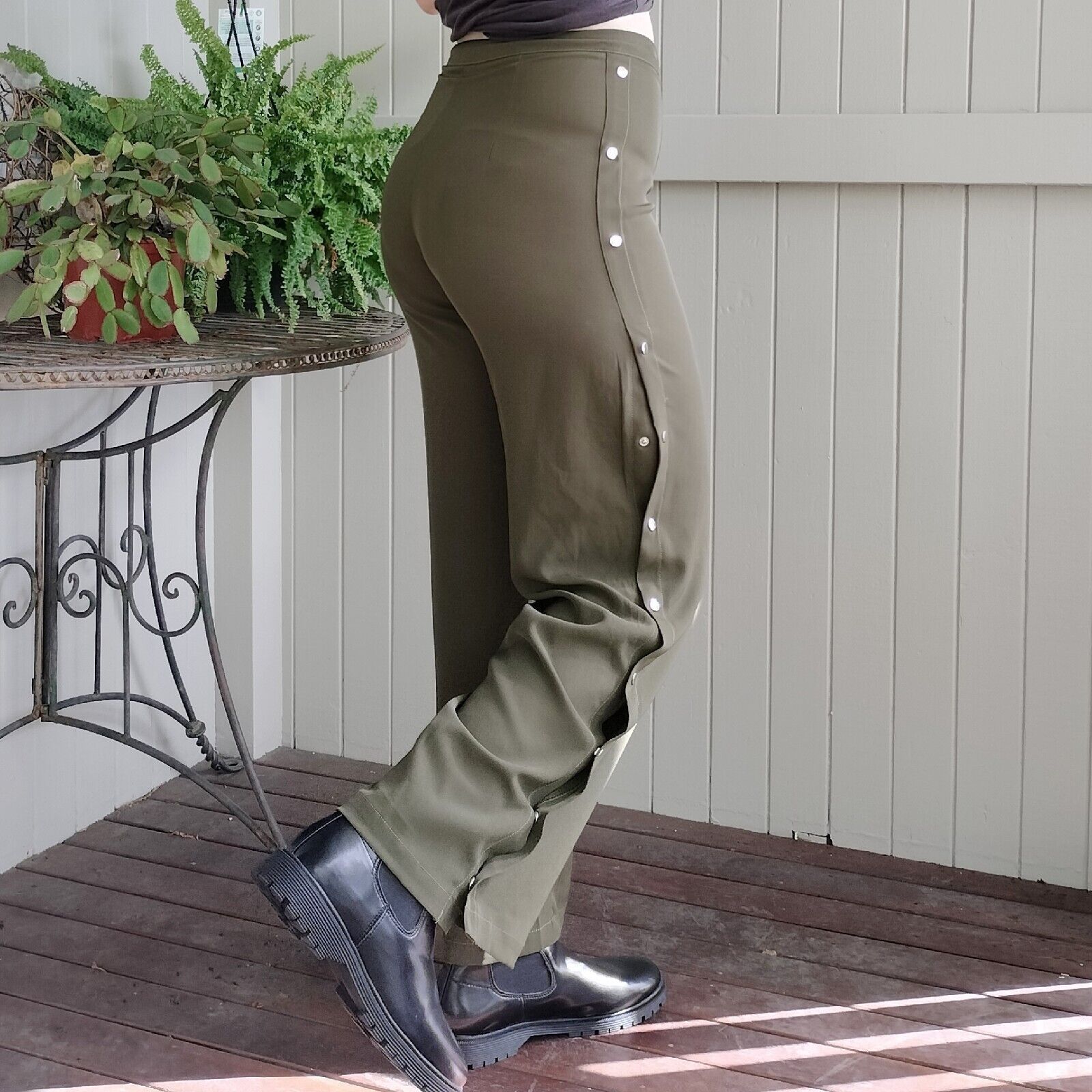 Designer Ava Pants Green Khaki High Waisted Straight Leg Snap Button Size 30" / US 8 / IT 44 - 1 Thumbnail