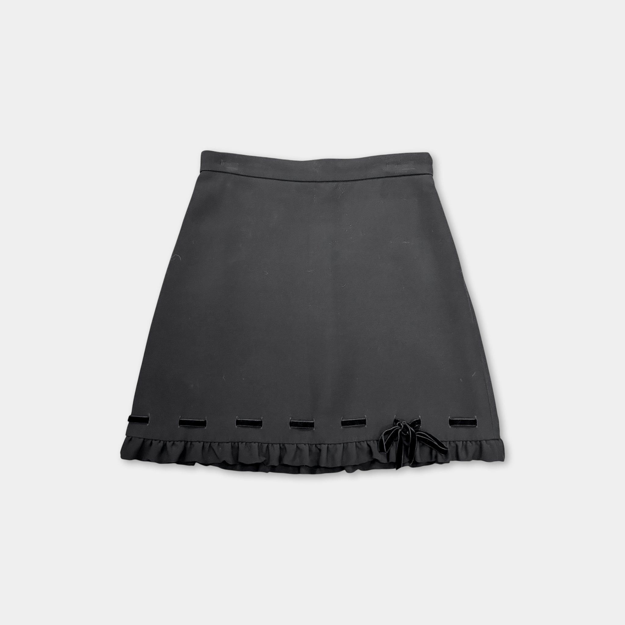 Miu Miu Miu Miu Nylon Black Skirt with Bow Detail Size 32" / US 10 / IT 46 - 1 Thumbnail