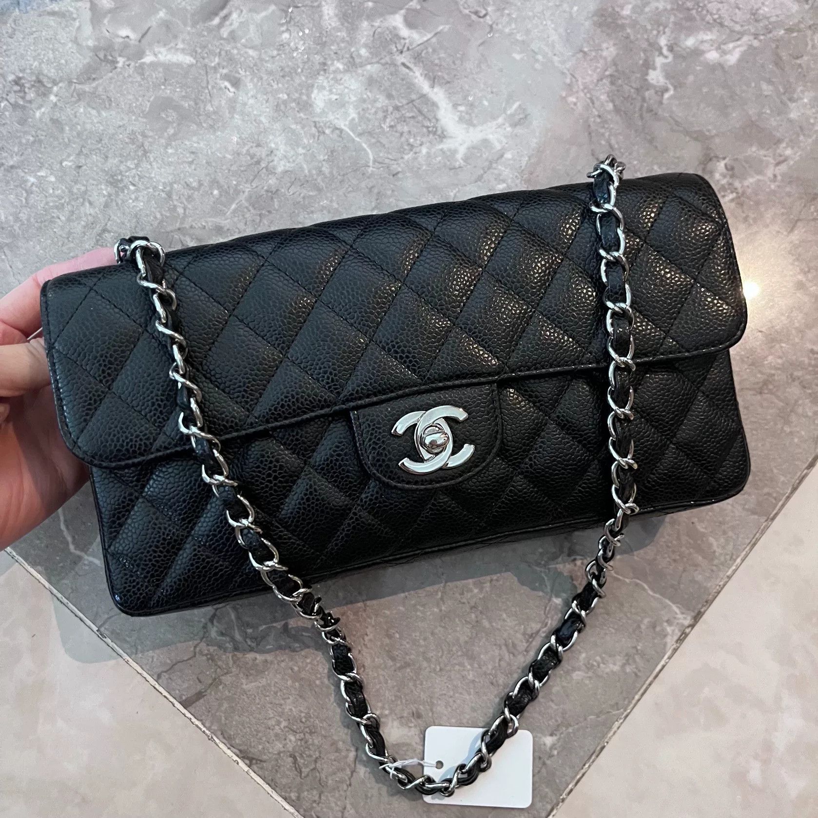 Chanel Pre-loved Bag Very good condition Size ONE SIZE - 1 Thumbnail
