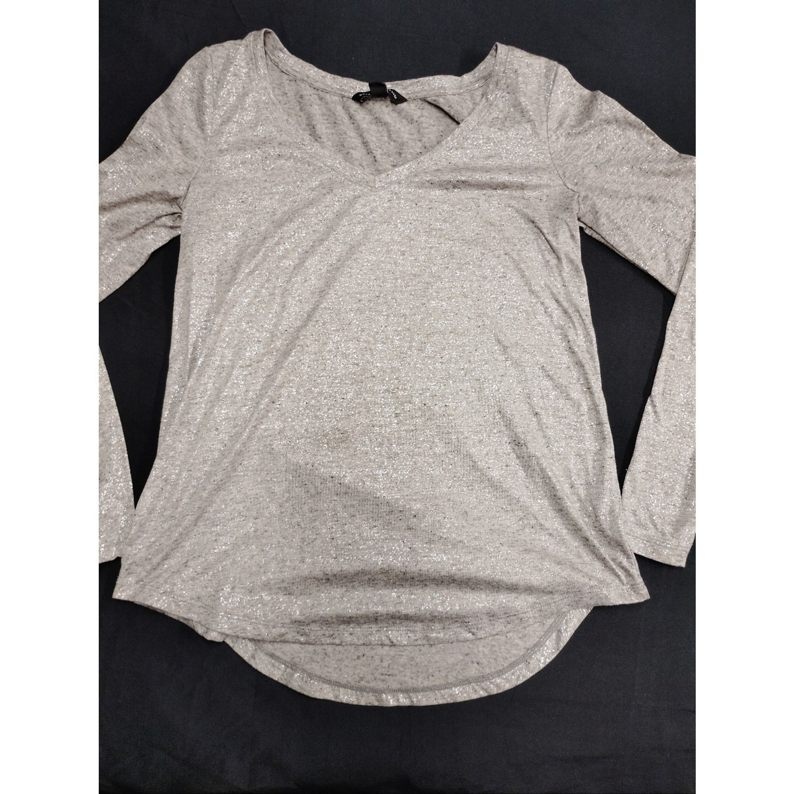 Rock & Republic Rock & Republic Metallic Silver V-Neck Long Sleeve Top Size S / US 4 / IT 40 - 1 Thumbnail