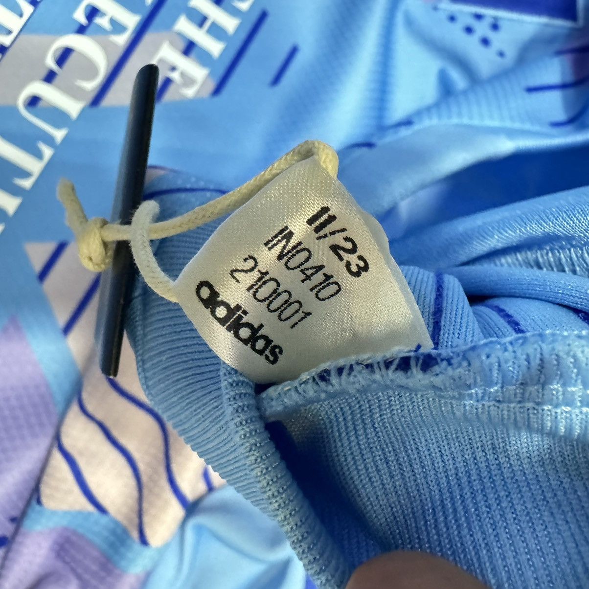 Other Hong Kong Football club 24/25 gk shirt #1 Toomer (Bnwt) Size US XL / EU 56 / 4 - 8 Thumbnail