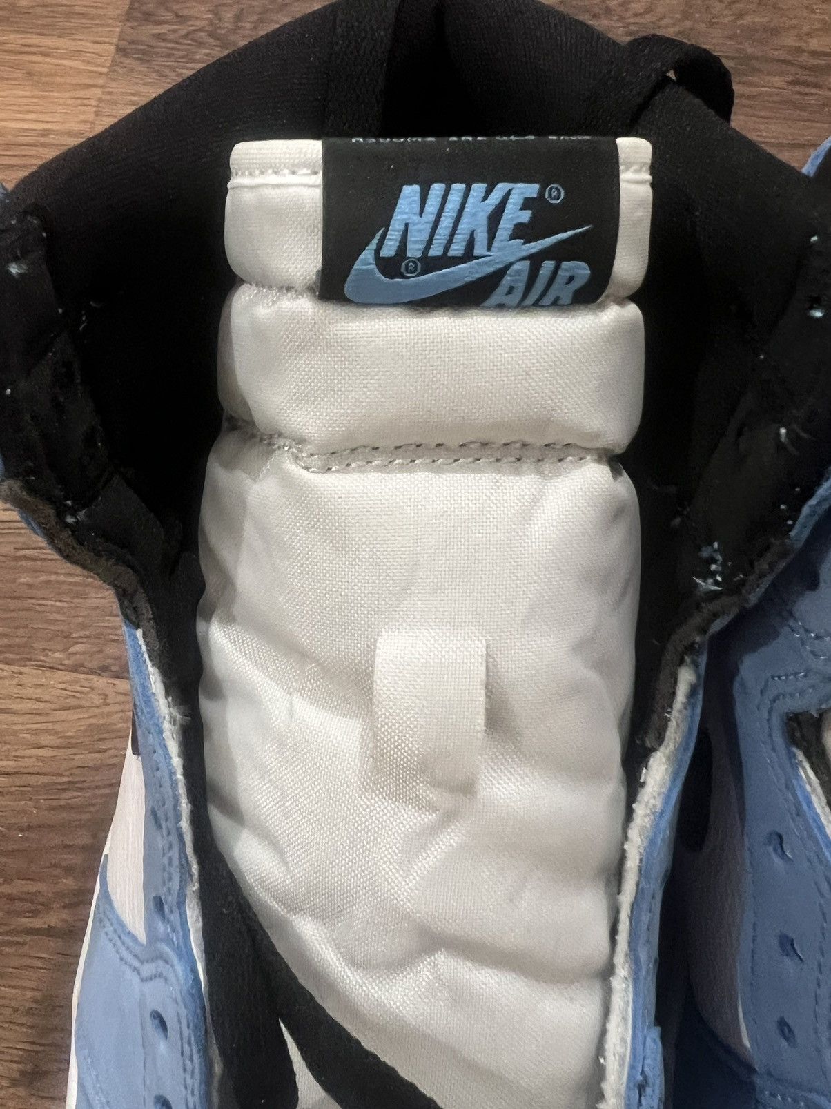 Jordan Brand Men’s Air Jordan 1 OG High Retro University Blue Sneakers Size US 10.5 / EU 43-44 - 10 Thumbnail
