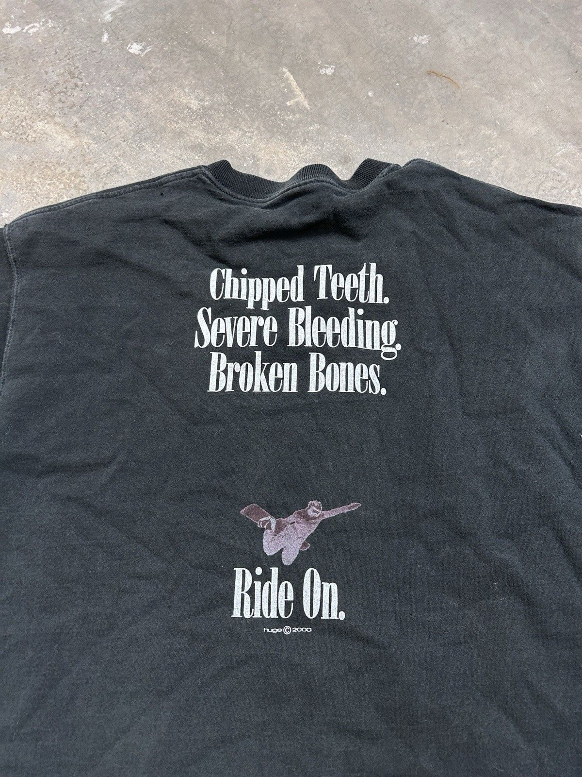 Fruit Of The Loom Vintage Y2K Sugar Mountain Snow Boarding Text T-Shirt Size US L / EU 52-54 / 3 - 4 Thumbnail