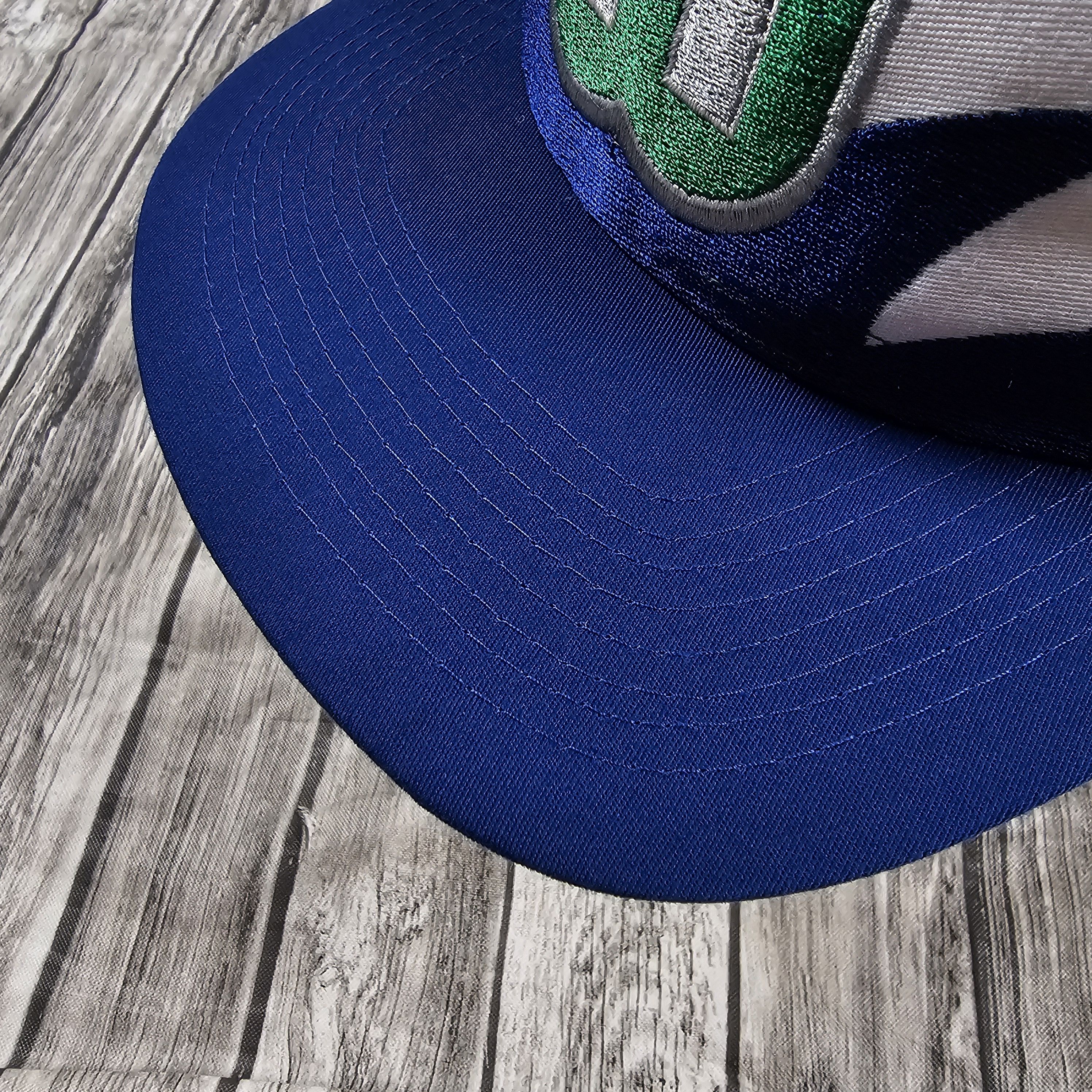 Logo 7 Vintage 90s Logo 7 Hartford Whalers SHARKTOOTH Snapback Hat Size ONE SIZE - 7 Thumbnail