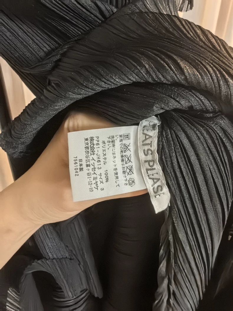 Issey Miyake Issey Miyake size:3 Black prickly little witch dress Size XS / US 0-2 / IT 36-38 - 5 Thumbnail