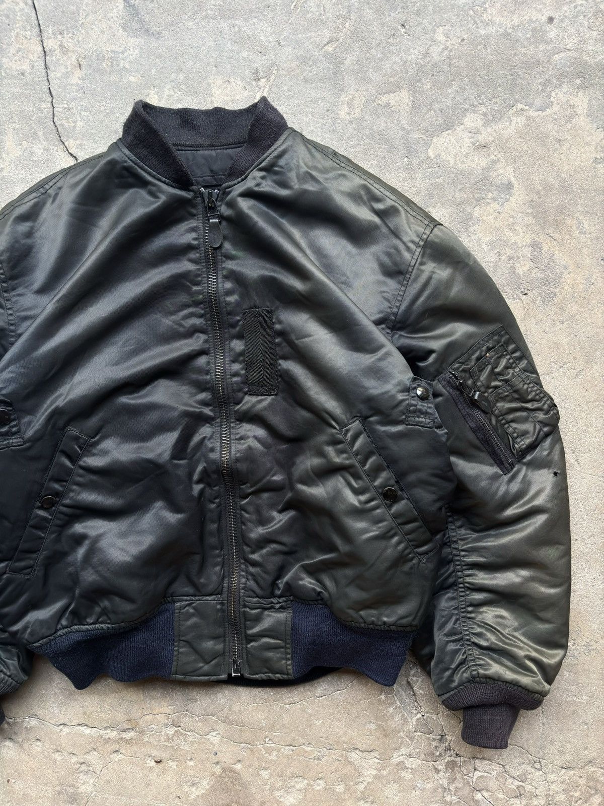 Alpha Industries Sun Faded!!Black Bomber Flight Jacket Size US L / EU 52-54 / 3 - 11 Thumbnail
