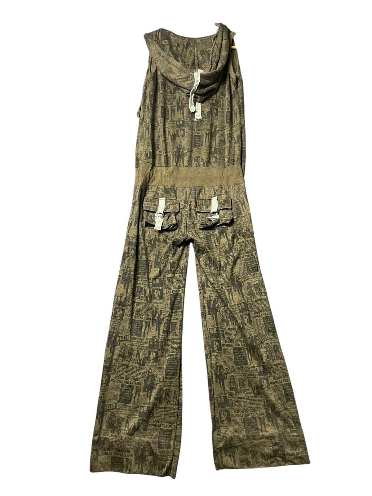 Japanese Brand SUCURE POMME Newspaper Printed Jumpsuit (94) Size 26" / US 2 / IT 38 - 7 Thumbnail