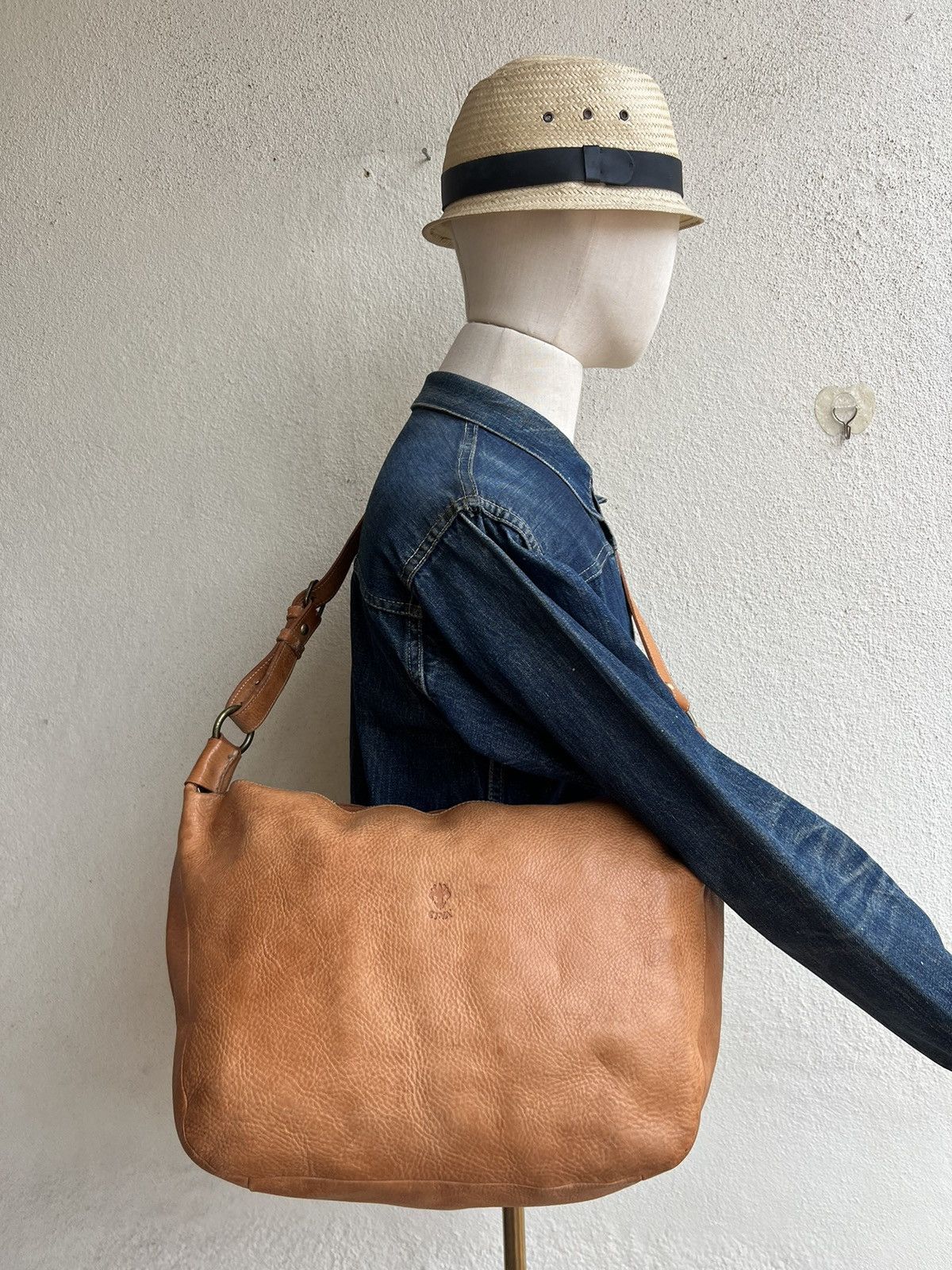 Japanese Brand × Leather CI-VA Japan Faded Patina Leather Bag Banana Size ONE SIZE - 2 Thumbnail
