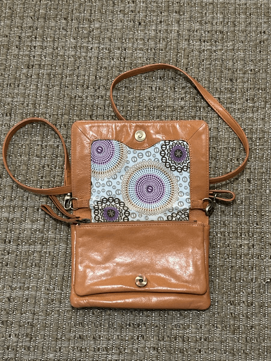 Other Latico —Tan Bag | Very good · Sz oS Size ONE SIZE - 3 Thumbnail