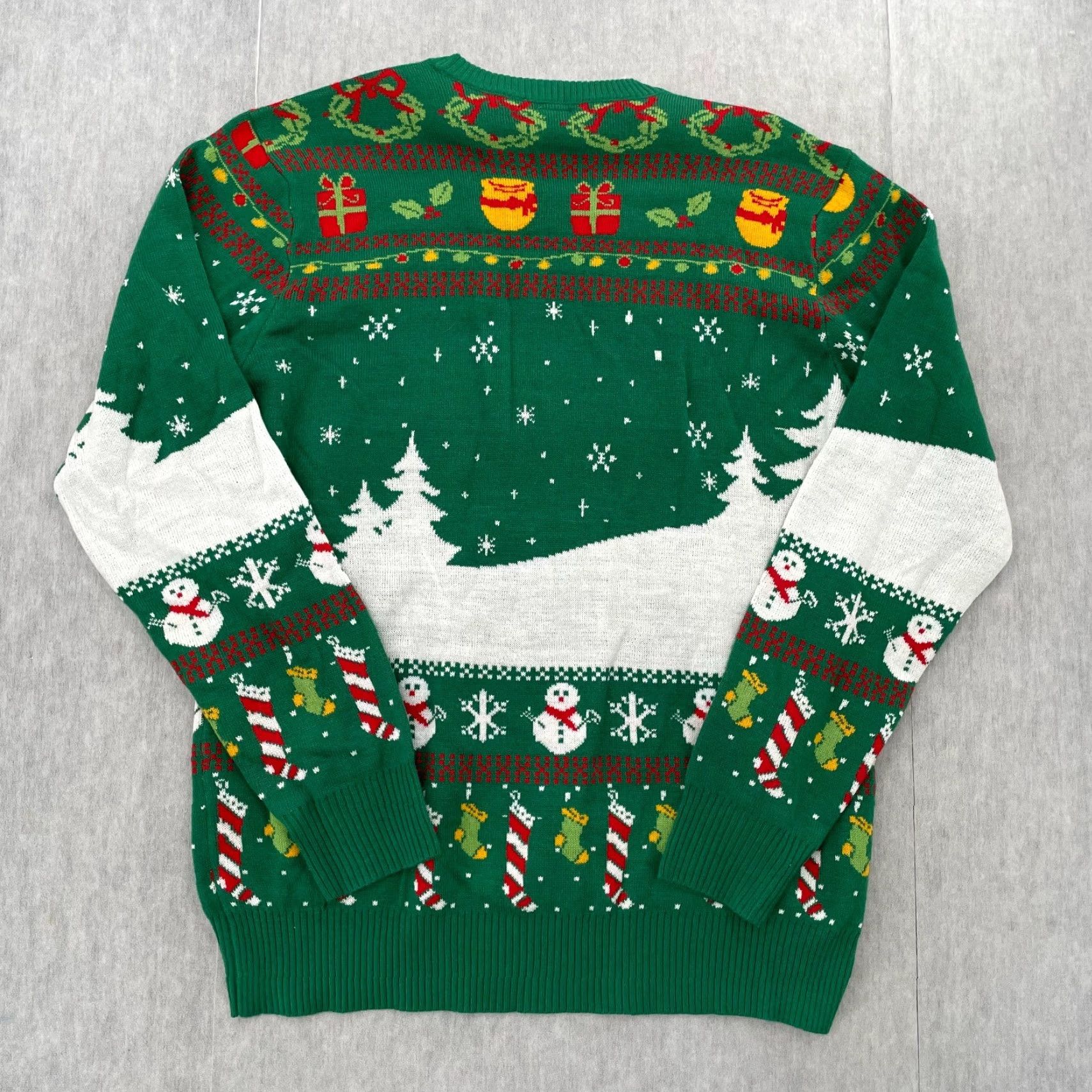 Disney Disney Sweatshirt Adult Medium Green Winnie the Pooh Christmas Snow Tigger Piglet Pullover Crew Neck Graphic Print M Mens Size US M / EU 48-50 / 2 - 2 Thumbnail