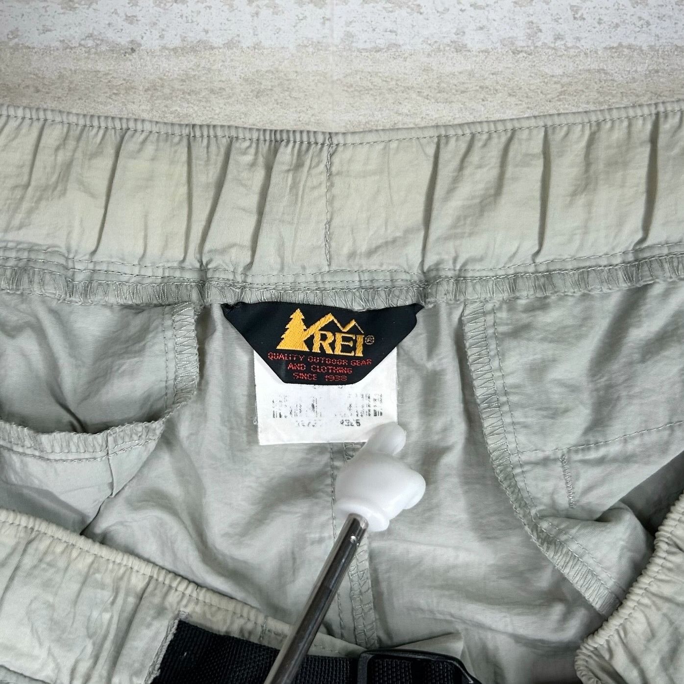 Rei Vintage 90s REI Hiking Pants 40x32 Relaxed Fit Light Tan Size US 40 / EU 56 - 4 Thumbnail