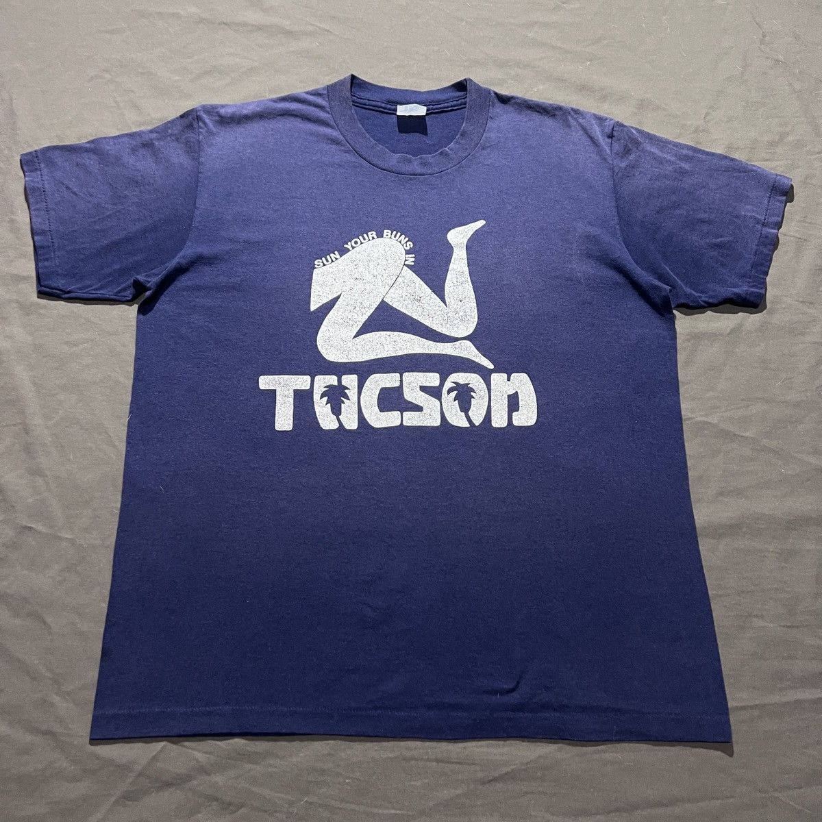 Vintage Vintage 90s Sun Your Buns in Tucson funny humor graphic Tee Size US L / EU 52-54 / 3 - 2 Thumbnail