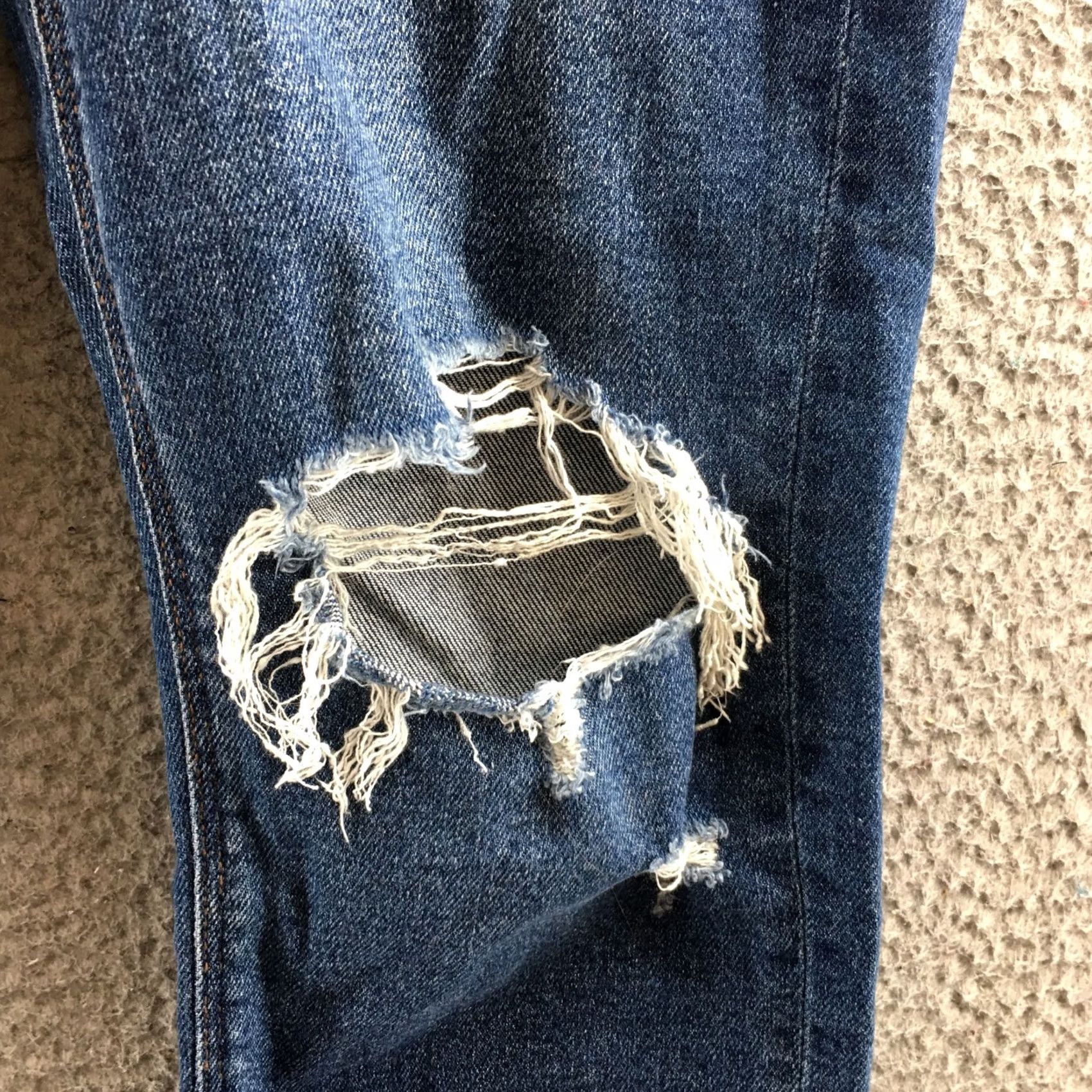 American Eagle Outfitters American Eagle Outfitters Jeans Womens 6 Blue Distressed Zip Fly Button Front Casual Pocket Size 28" / US 6 / IT 42 - 7 Thumbnail