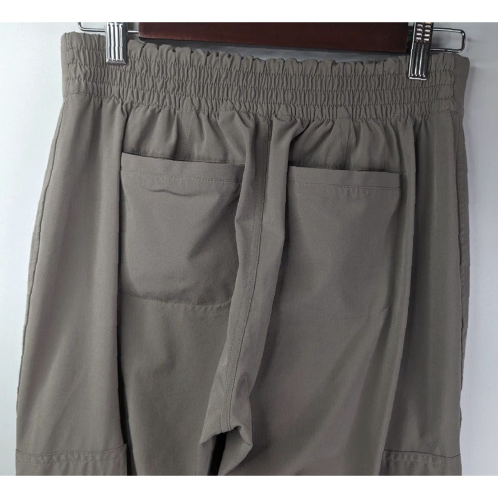 Athleta Athleta Chelsea Cargo Pant Light Asphalt Taupe 594971 Size 6 Lightweight Pull On Grey Cargo Pant Women Size 28" / US 6 / IT 42 - 5 Thumbnail
