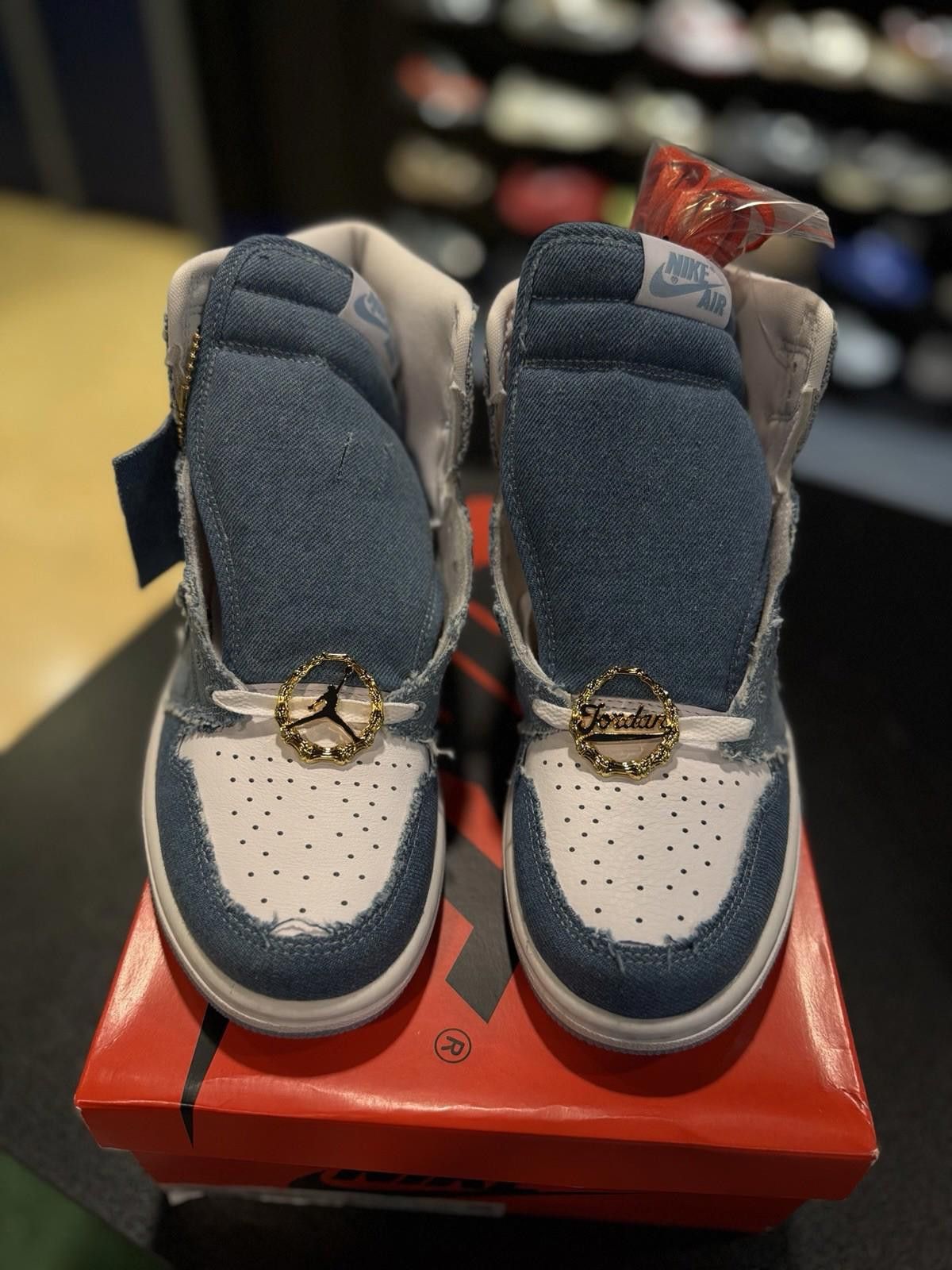 Nike Nike Air Jordan 1 Mid SE Denim Blue White Women’s 8.5 Men 7 Size US 8.5 / IT 38.5 - 10 Thumbnail