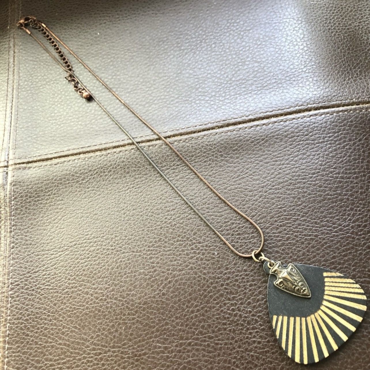 Vintage Boho style arrowhead charm wood disc pendant necklace Size ONE SIZE - 6 Thumbnail