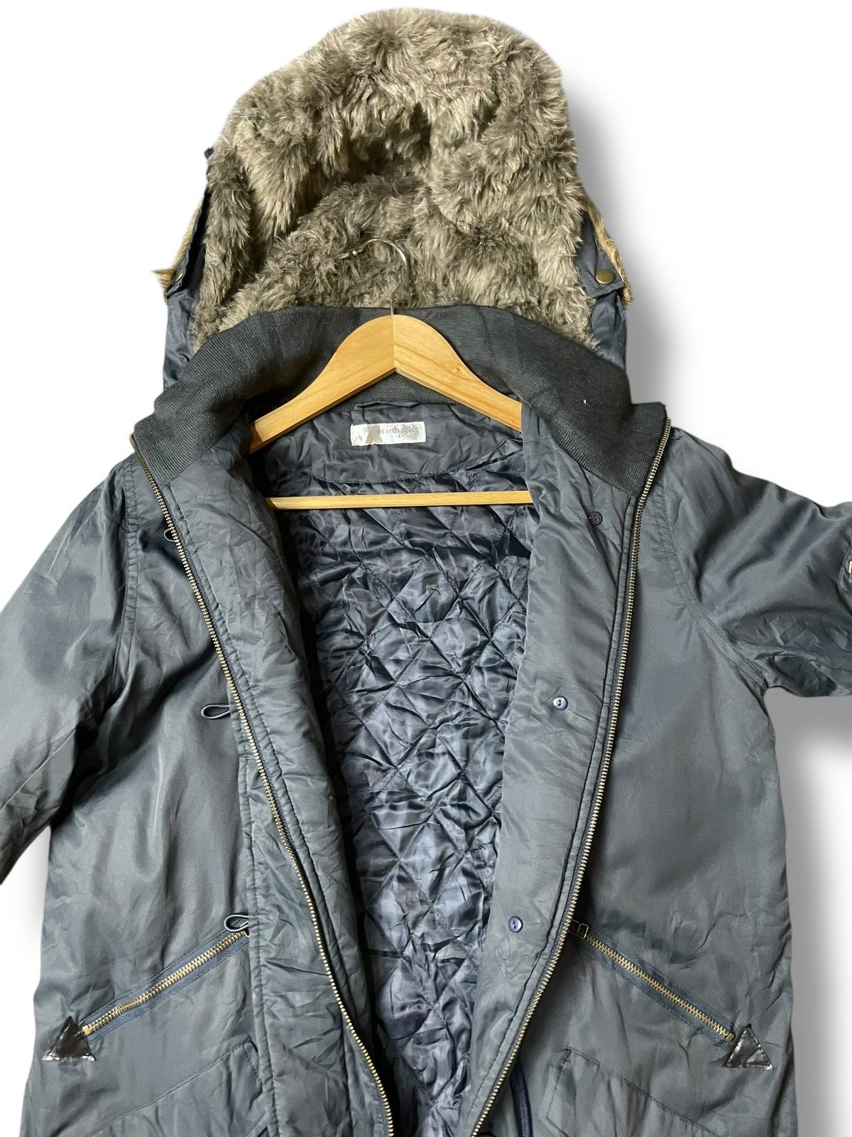 Japanese Brand × Vintage Earth Spice Brand Fur Hooded Long Jacket (113) Size US L / EU 52-54 / 3 - 7 Thumbnail