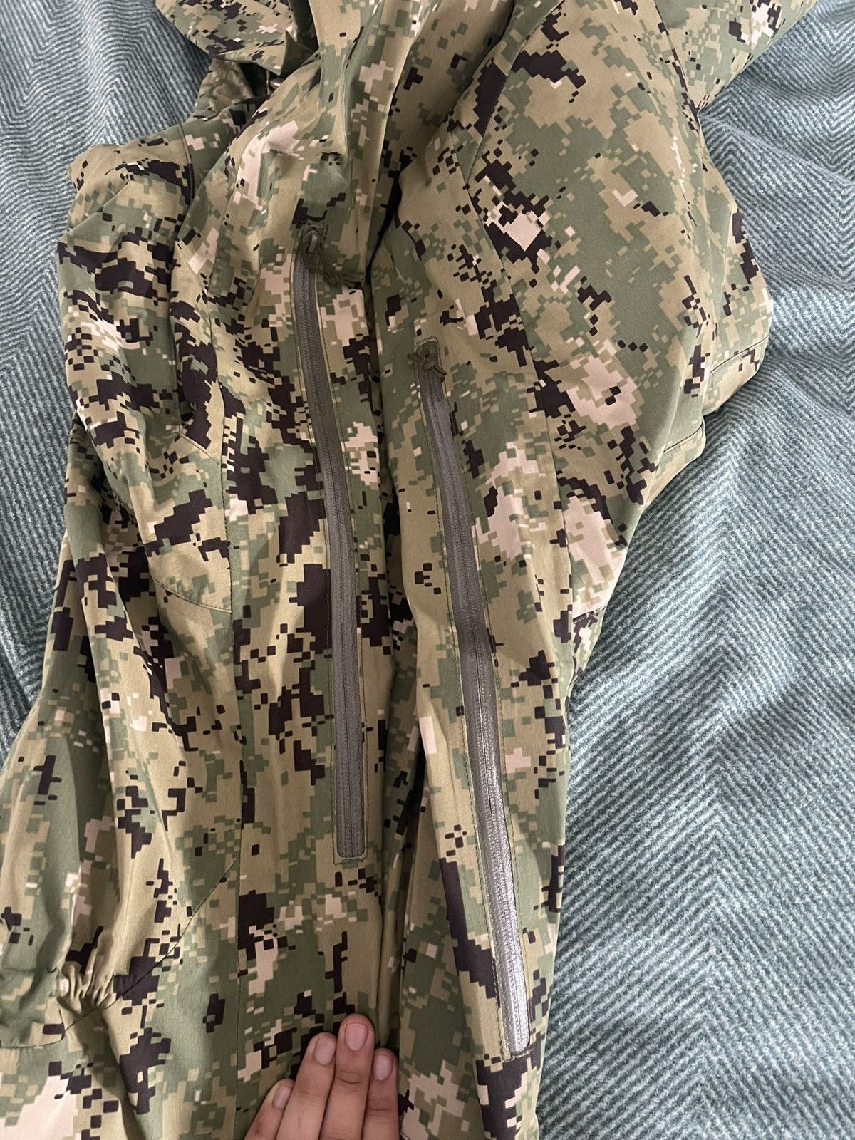 Other K-L MFG Level 8 Alpha Parka AOR2 Medium Size US M / EU 48-50 / 2 - 9 Thumbnail