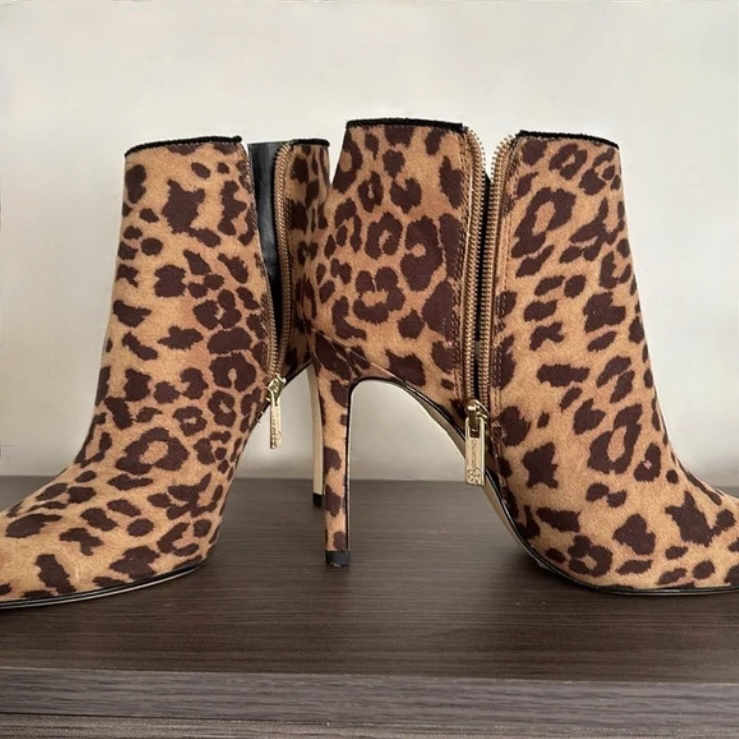 Jessica Simpson Jessica Simpson Faux Suede Leopard Ankle Booties Size 7.5 Size US 7.5 / IT 37.5 - 3 Thumbnail