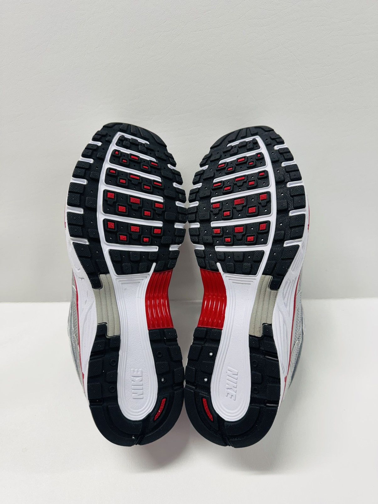 Nike Nike P 6000 Metallic Silver/Gym Red/Cool Grey Size US 11.5 / EU 44-45 - 6 Thumbnail