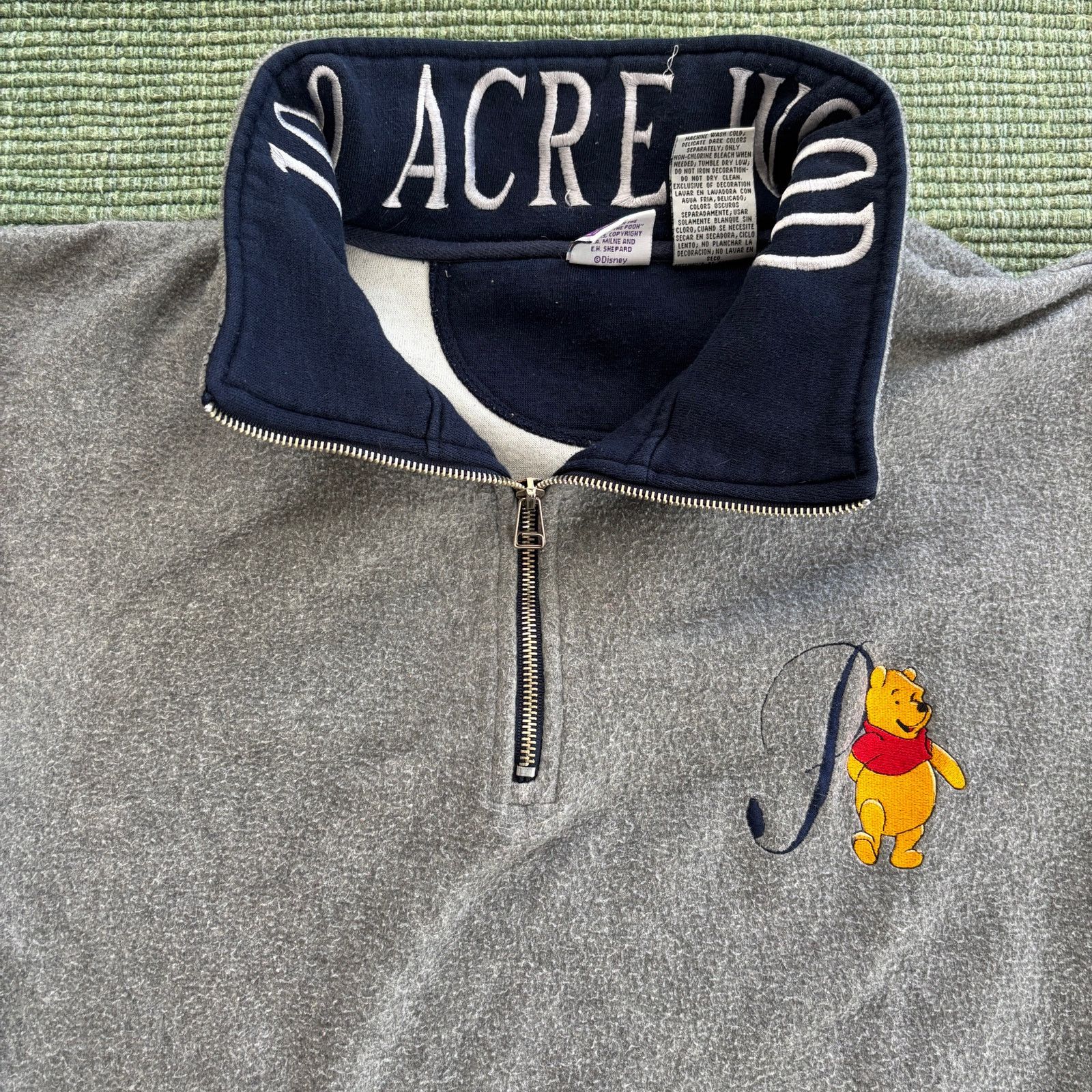 Vintage Vintage Winnie The Pooh Gray Fleece Quarterzip Sweatshirt Size US XL / EU 56 / 4 - 2 Thumbnail