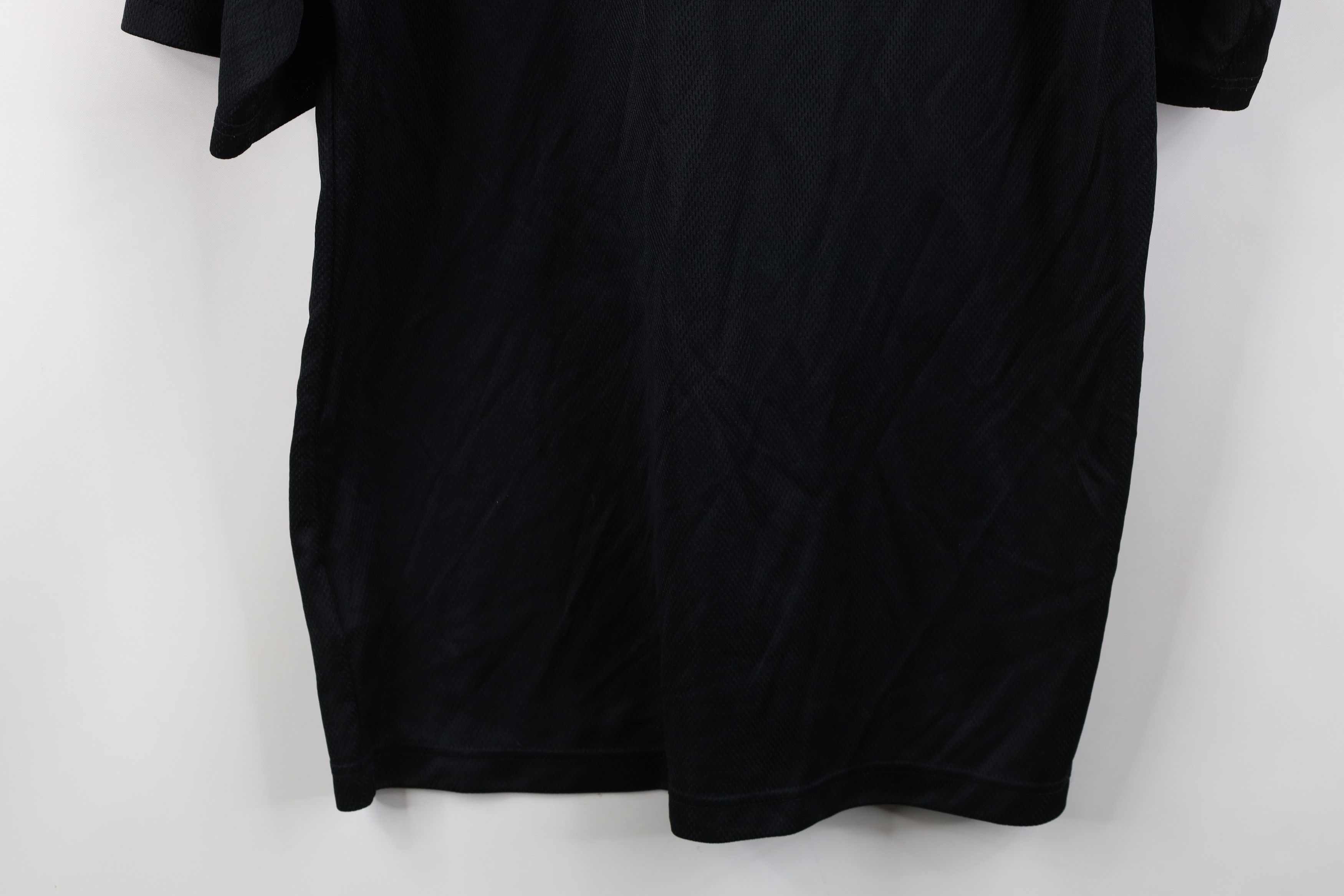 Nike Vintage Y2K Nike Mini Swoosh Knit Short Sleeve T-Shirt Black Size US L / EU 52-54 / 3 - 12 Thumbnail