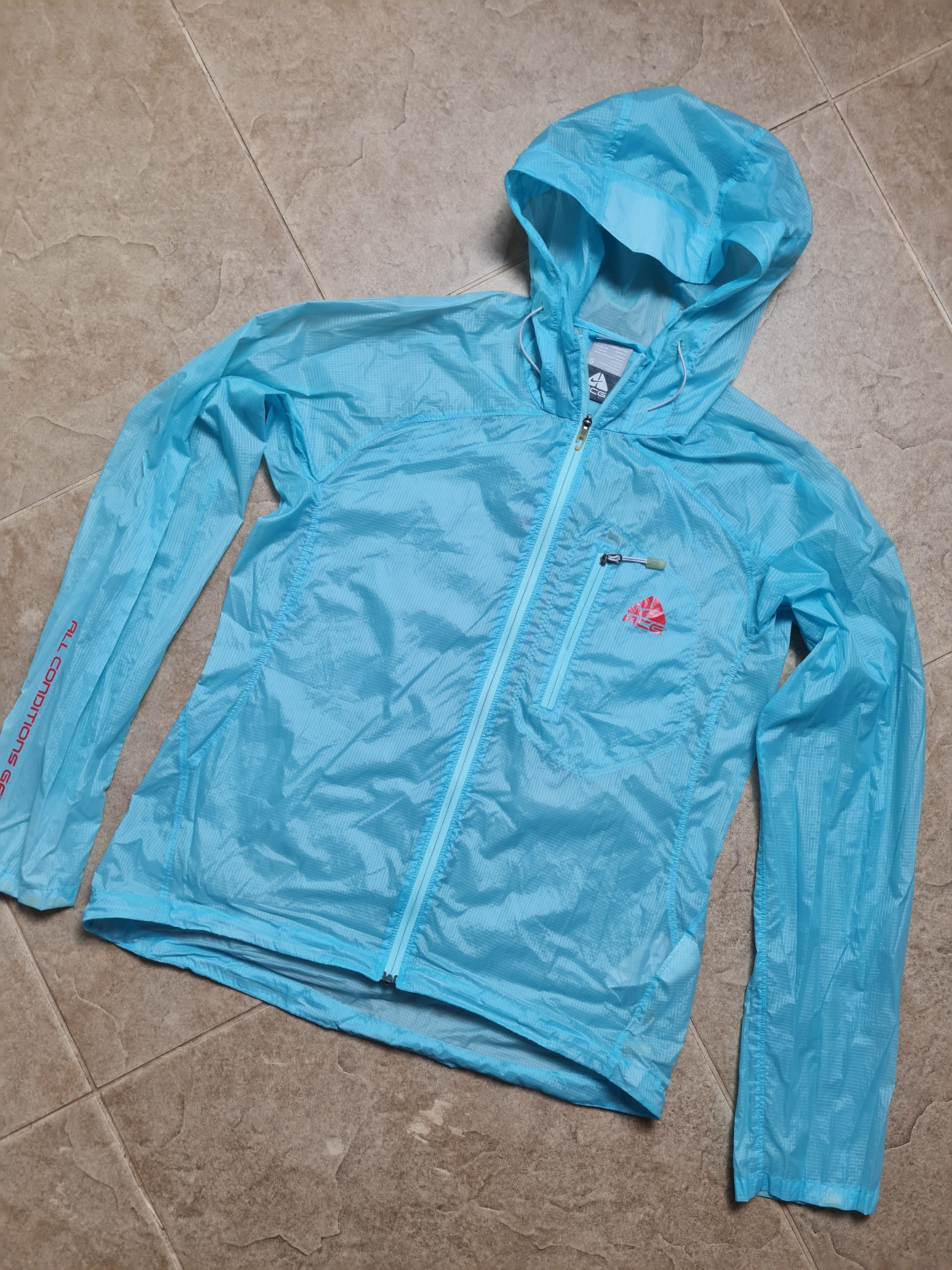 Nike ACG Nike ACG Women’s Ultra Light Windrunner Jacket Blue Size S / US 4 / IT 40 - 1 Thumbnail