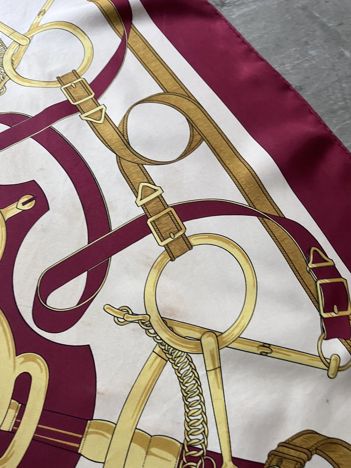 Hermes Hermes ''Eperon d'Or'' silk red scarf Size ONE SIZE - 14 Thumbnail