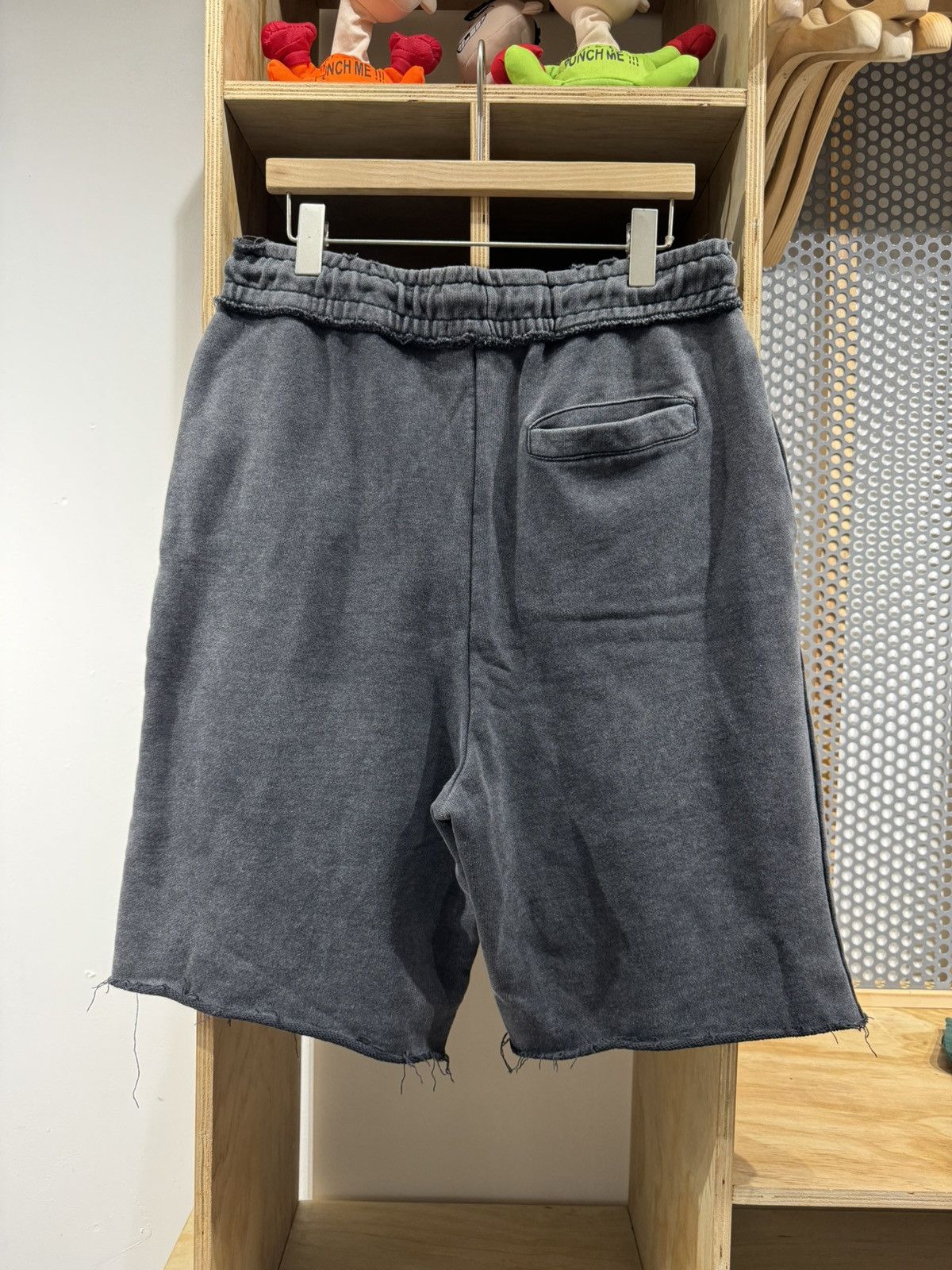 Zara Zara Destroyed Shorts Size US 36 / EU 52 - 2 Thumbnail