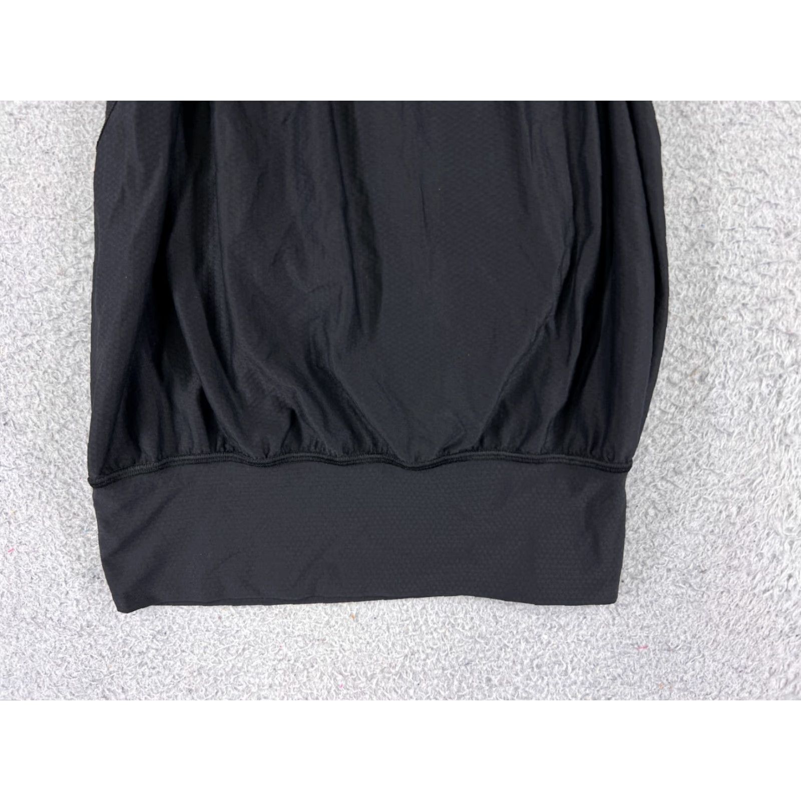 Lululemon Lululemon Shirt 4 Black White Tank Build In Bra Chevron Women Size S / US 4 / IT 40 - 5 Thumbnail