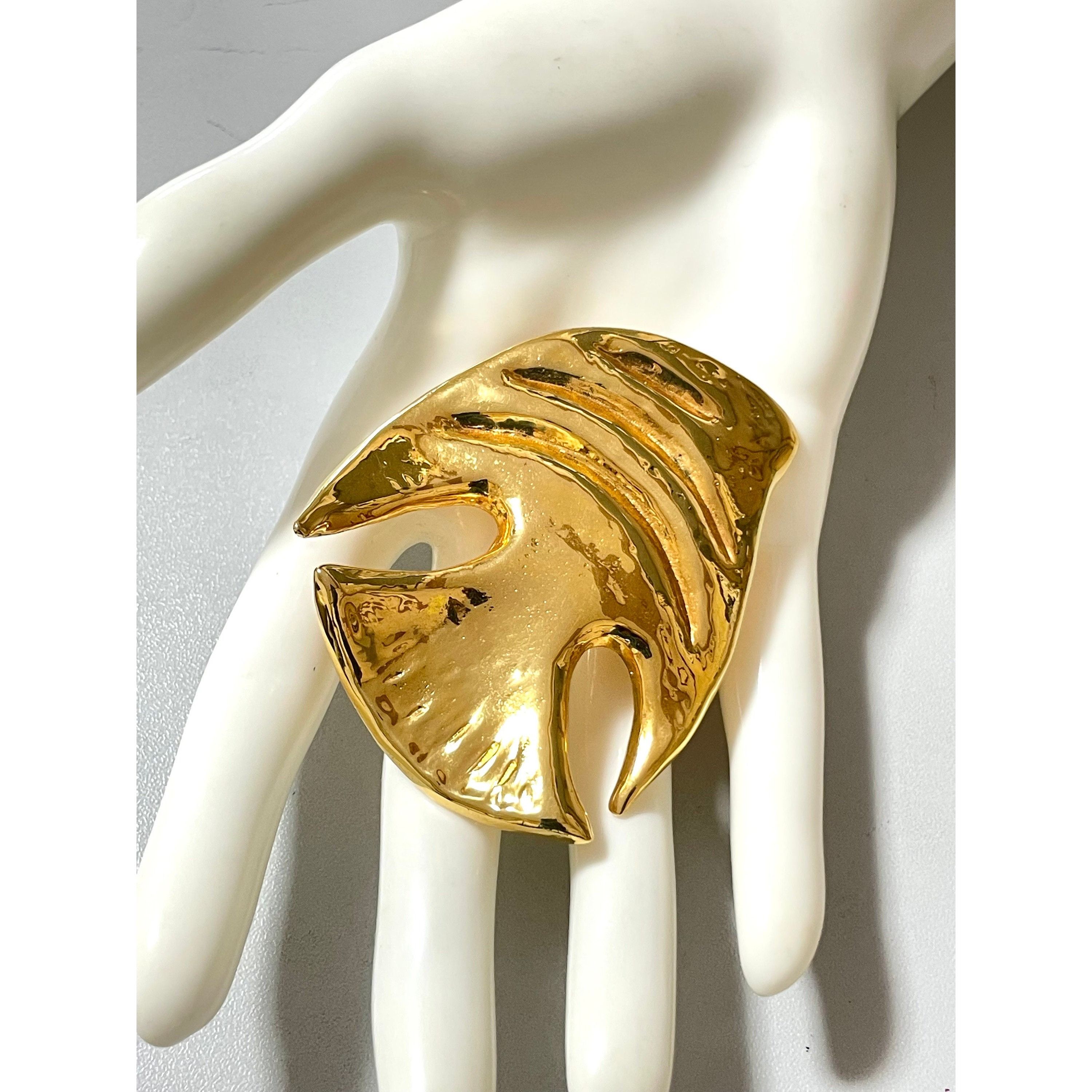 Yves Saint Laurent Vintage Yves Saint Laurent golden fish pin brooch. For hat, Size ONE SIZE - 3 Thumbnail