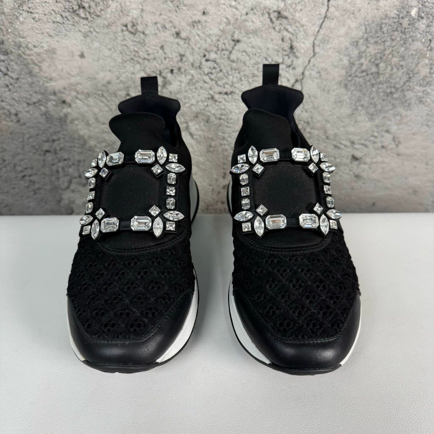 Roger Vivier Roger Vivier crystal buckle sneakers 36 99 new Size US 5.5 / IT 35.5 - 7 Thumbnail