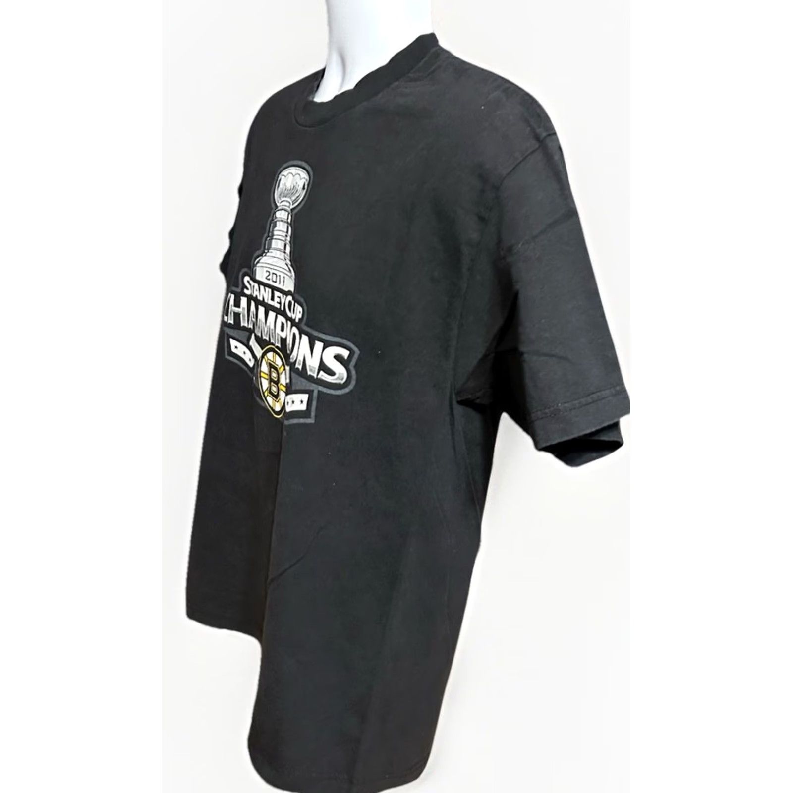 Reebok Reebok Boston Bruins T-Shirt Men Large Crew Neck Double-Sided Graphic Print Stanley Cup 2011 Champs Rebook Sports NHL Black Size US L / EU 52-54 / 3 - 6 Thumbnail