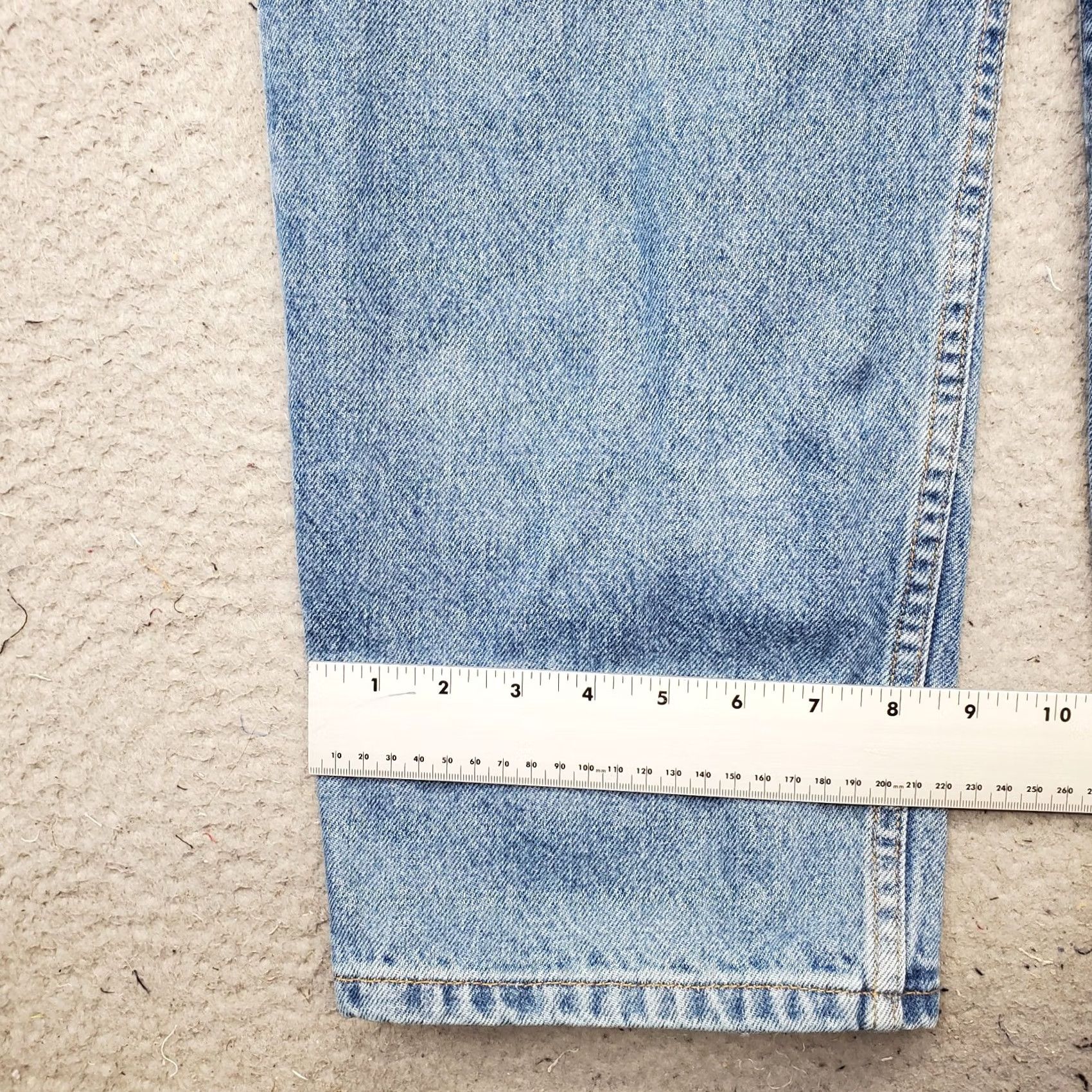 Levi's Levi’s 550 Jeans Mens 40x30 Blue Denim Medium Wash Relaxed Fit Straight Leg Jeans Mens blue denim medium wash relaxed fit straight leg 40 Mens Size 40 Size US 40 / EU 56 - 5 Thumbnail