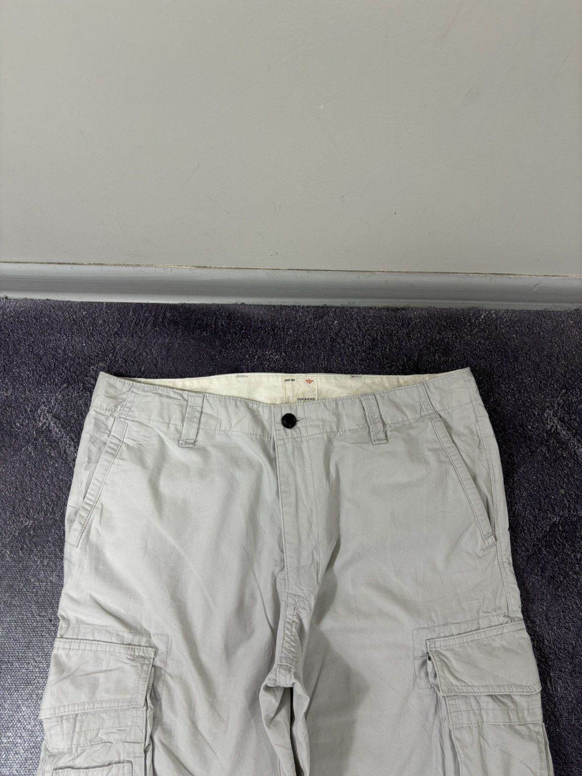 Dockers Vintage Dockers Y2K Men’s Silver Gray Utility Cargo Shorts Size US 33 - 8 Thumbnail