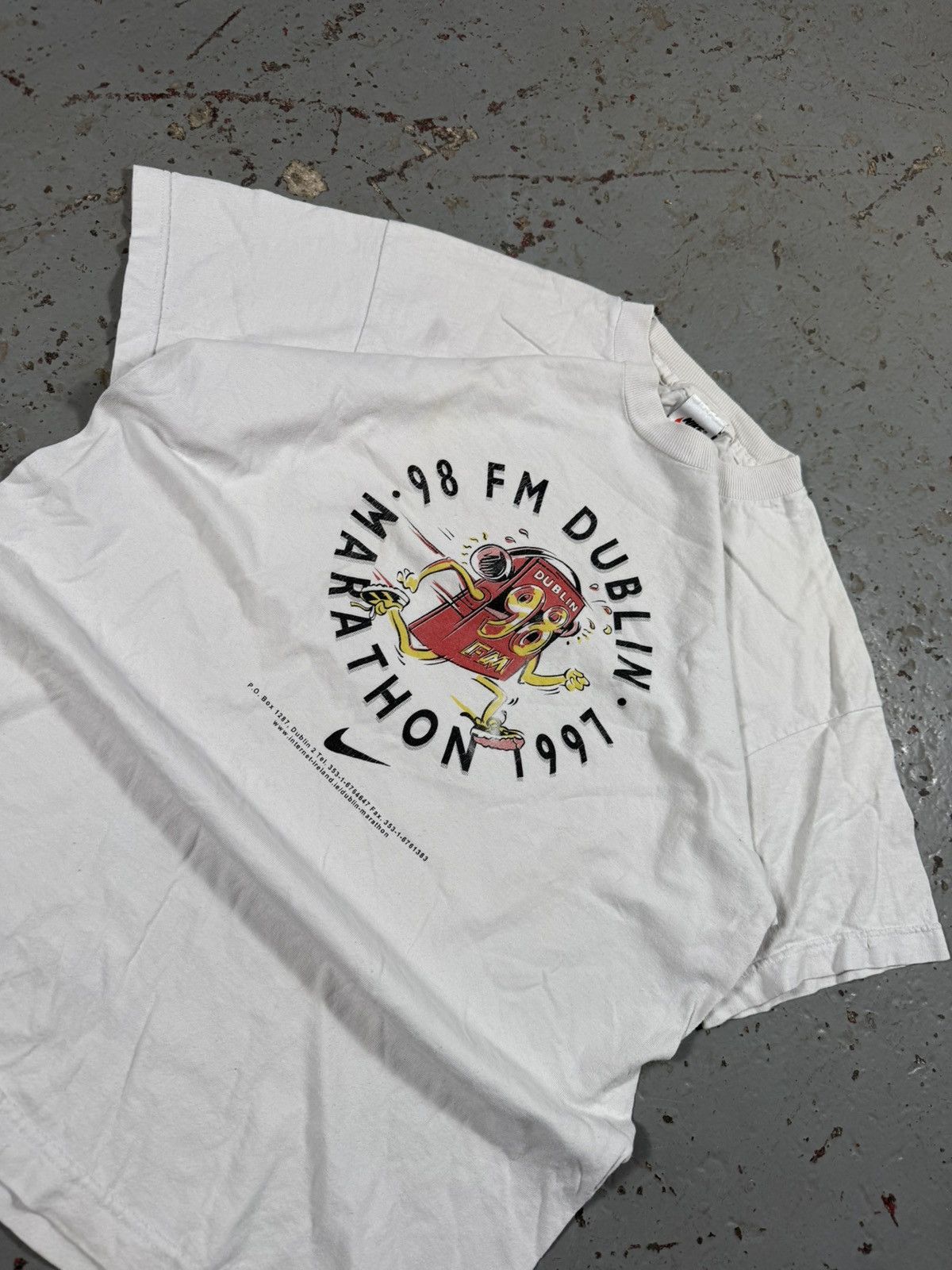 Vintage Vintage Nike Dublin 1997 Marathon Tee Size US L / EU 52-54 / 3 - 2 Thumbnail