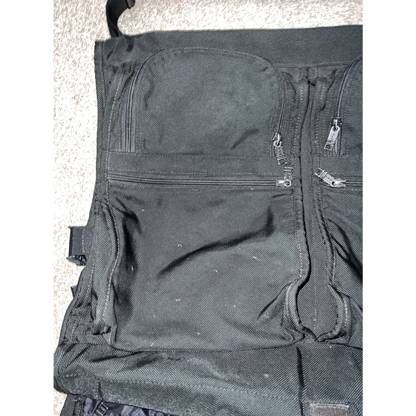 Tumi Tumi Black Nylon Bi-Fold Hanging Luggage Garment Bag Men Black Nylon Bi-Fold Hanging Luggage Garment Bag 42” unfolded 24” wide Size ONE SIZE - 3 Thumbnail
