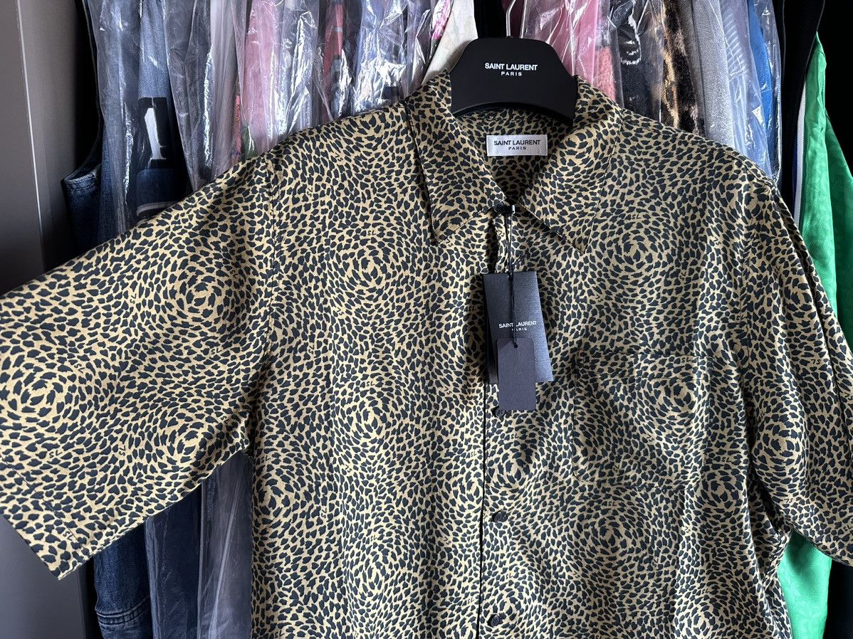 Saint Laurent Paris $1k 🤑 SS23 Saint Laurent logo leopard print shirt camp Size US L / EU 52-54 / 3 - 8 Thumbnail