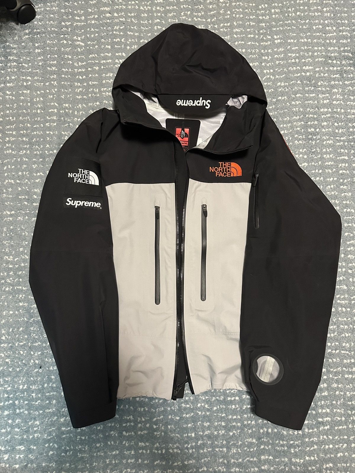 ジャケット・アウター Supreme TNF Taped Seam Shell Jacket Grey Supreme The North Face Taped Seam Shell Jacket (FW22) - $398
