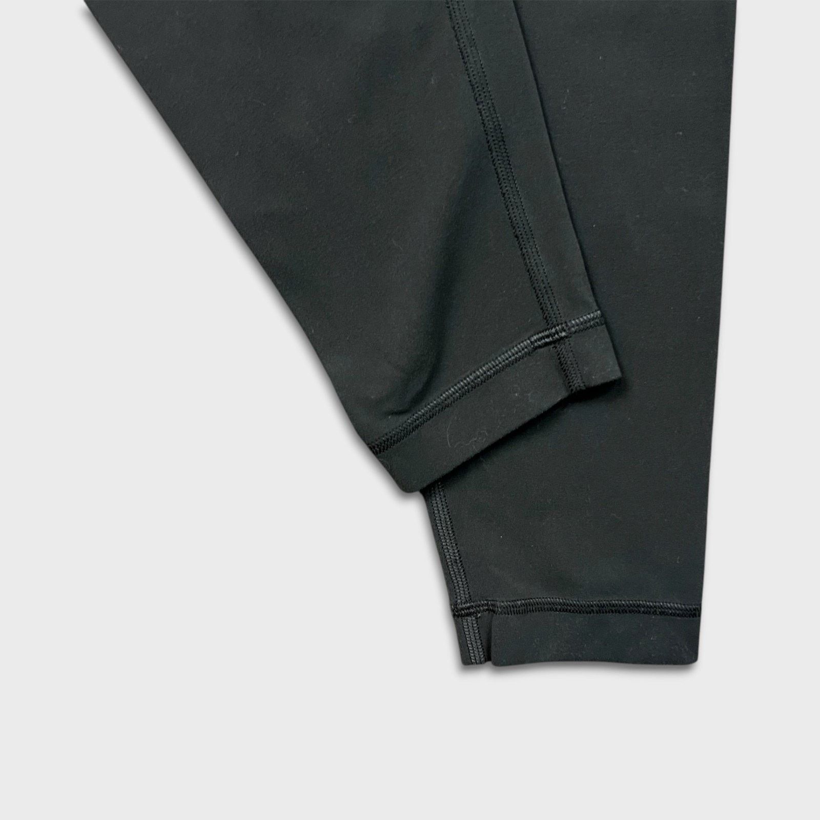 Lululemon Lululemon Align Pant 28" Size 8 High Rise Pilates Leggings Size 30" / US 8 / IT 44 - 8 Thumbnail