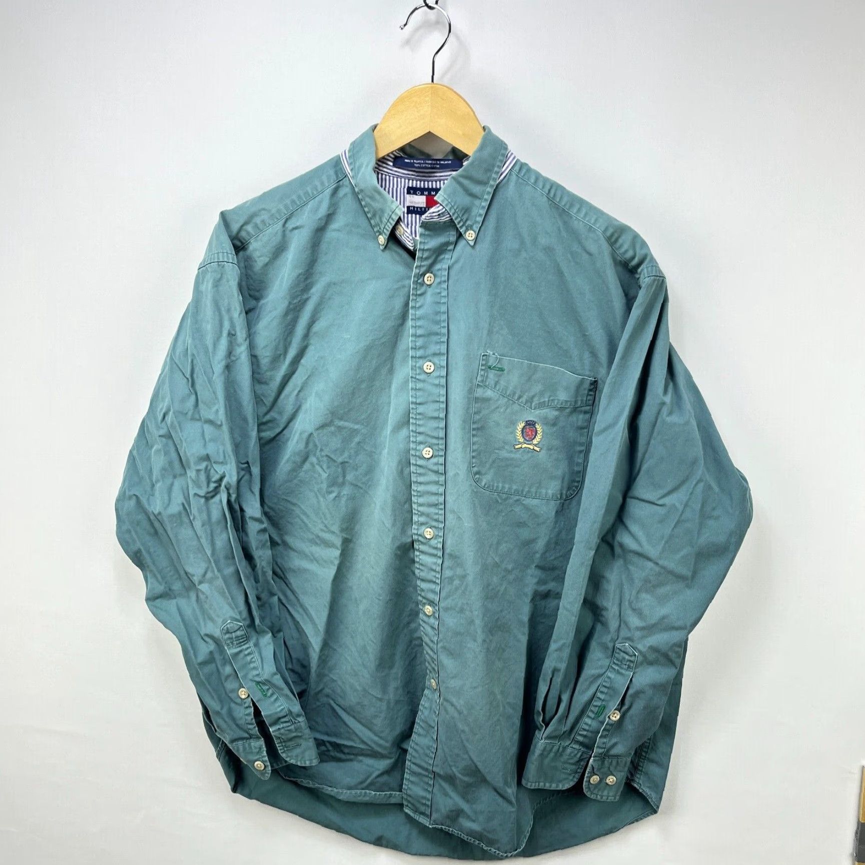 Tommy Hilfiger VINTAGE Tommy Hilfiger Crest Button-Up Long Sleeve Shirt M Green Mens 90s Size US M / EU 48-50 / 2 - 2 Thumbnail