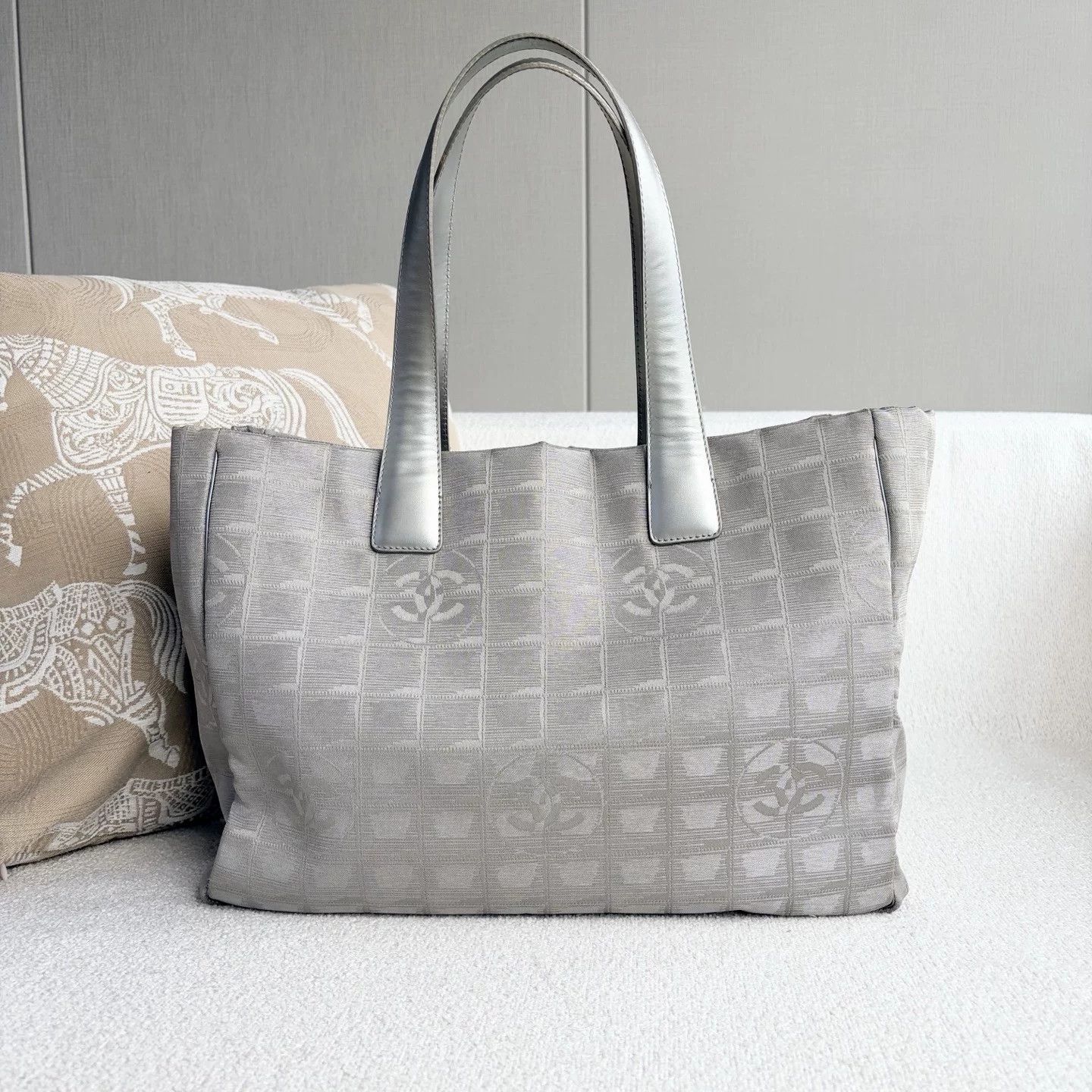 Chanel Pre-loved Bag Very good condition Size ONE SIZE - 1 Thumbnail