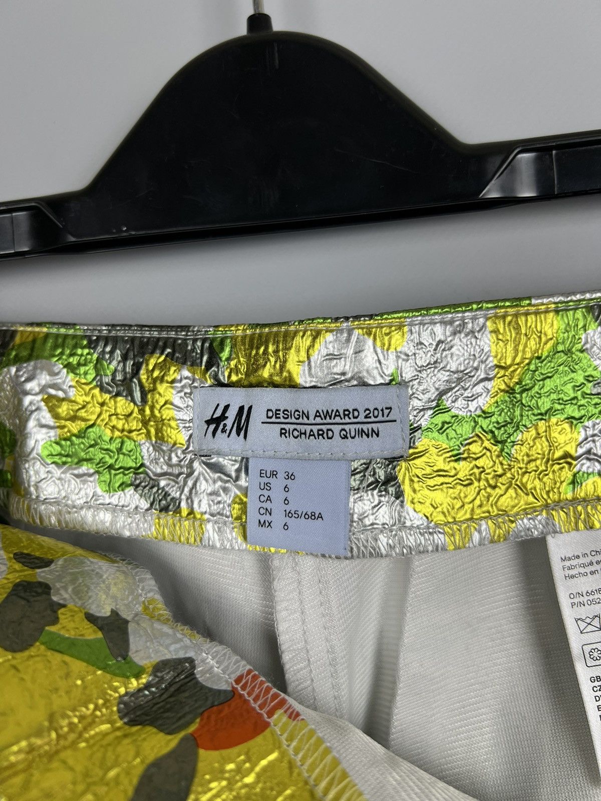 H&M Richard Quinn H&M Design Award Runway Floral Trousers SAMPE Size 26" / US 2 / IT 38 - 11 Thumbnail