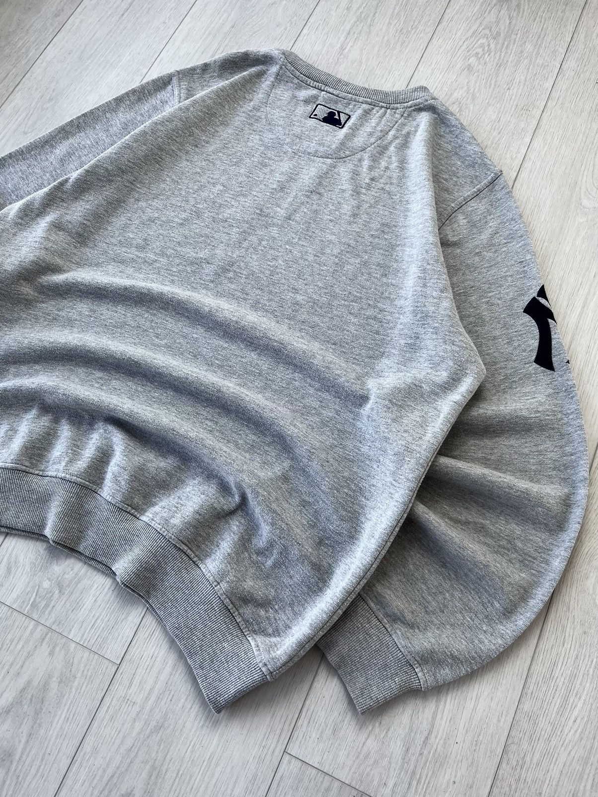 Majestic MLB New York Yankees Vintage Crewneck Sweatshirt Center Logo Size US XL / EU 56 / 4 - 14 Thumbnail