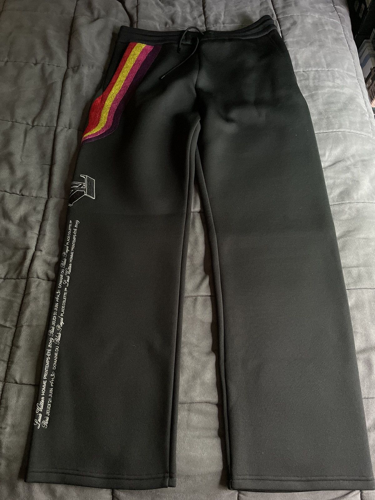 image of Louis Vuitton Plain Rainbow Sweatpants in Black, Men's (Size 36)