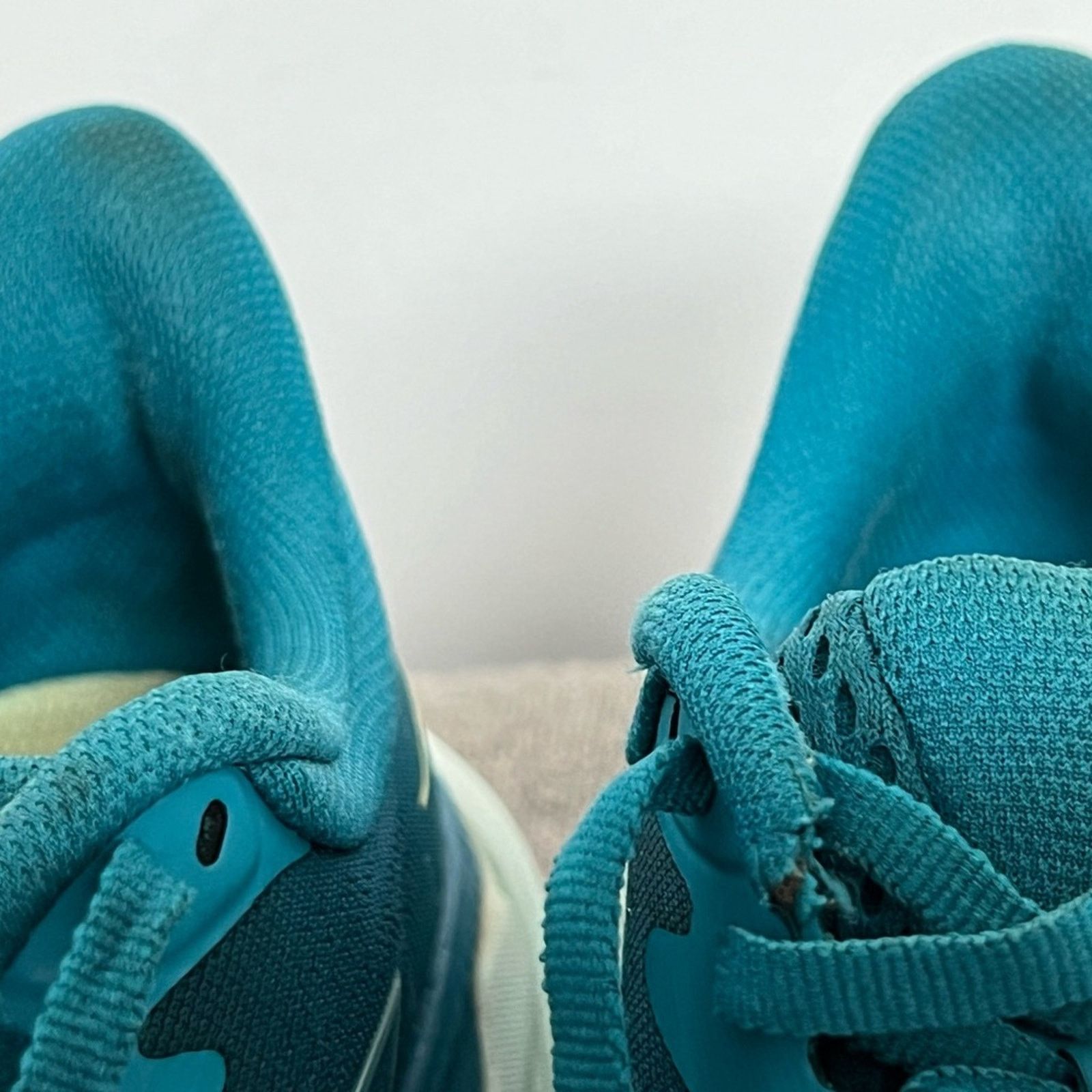 Hoka HOKA ONE ONE ARAHI 5 Womens Shoes Mosaic Blue Luminary Green Size US 7.5 / IT 37.5 - 11 Thumbnail